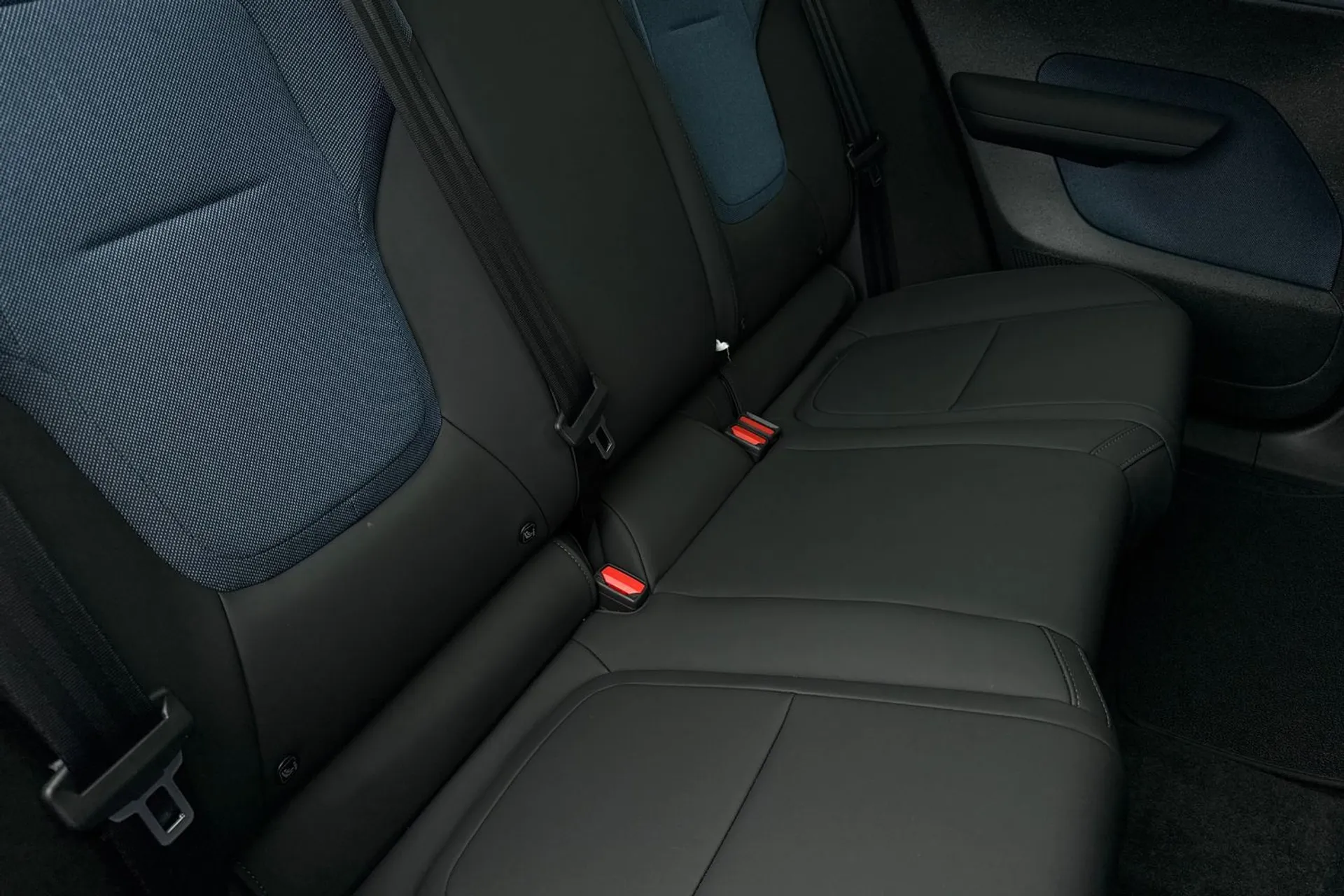 Volvo EX30 thumbnail image number 24