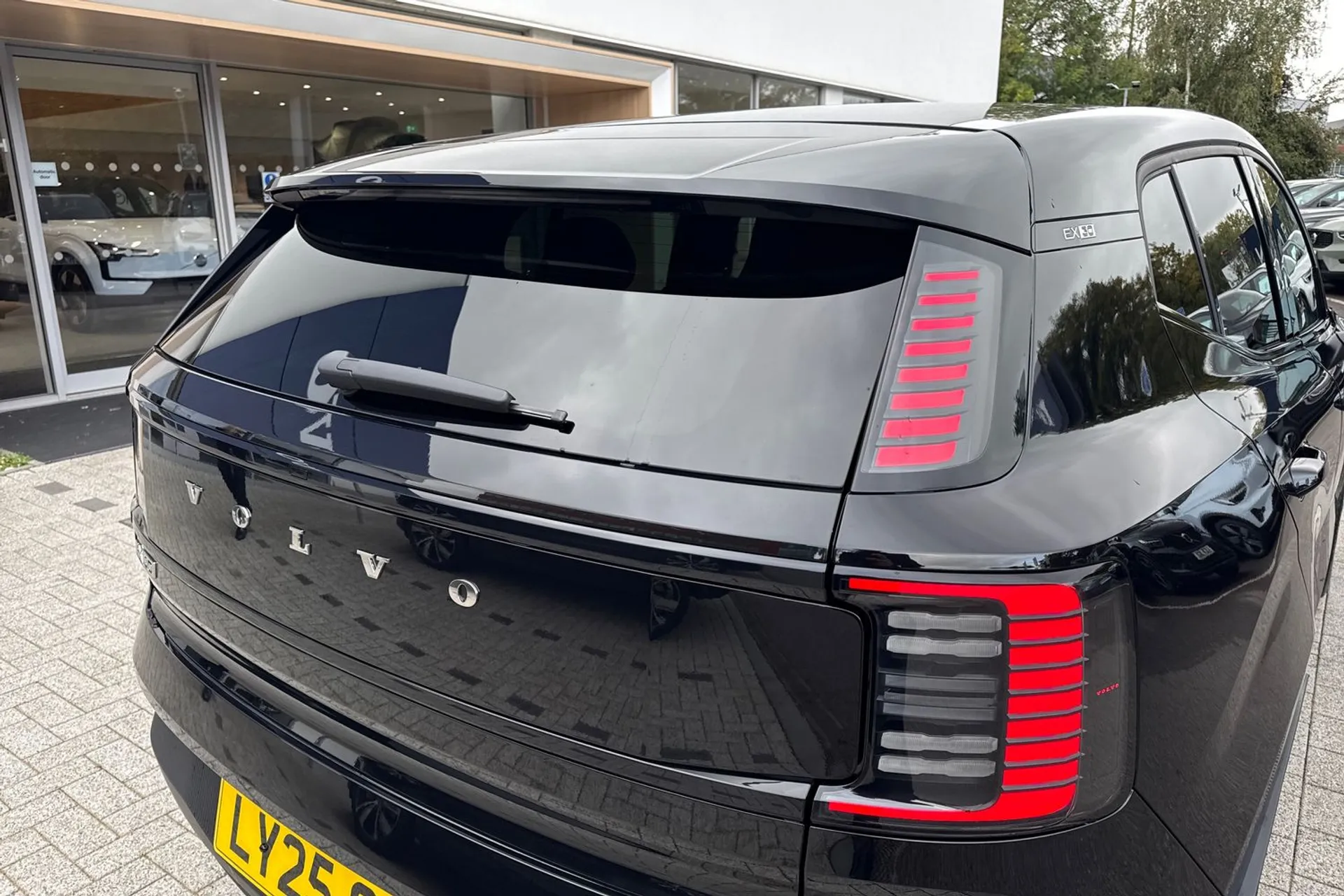 Volvo EX30 thumbnail image number 15