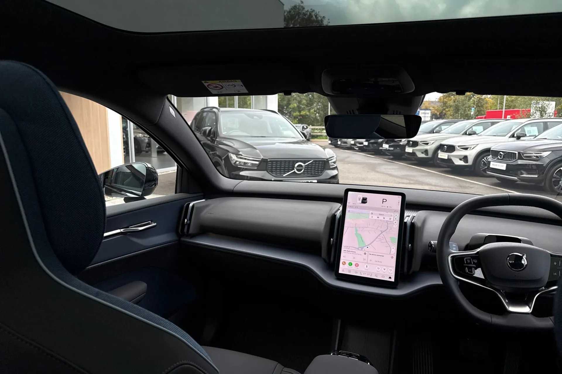 Volvo EX30 thumbnail image number 31