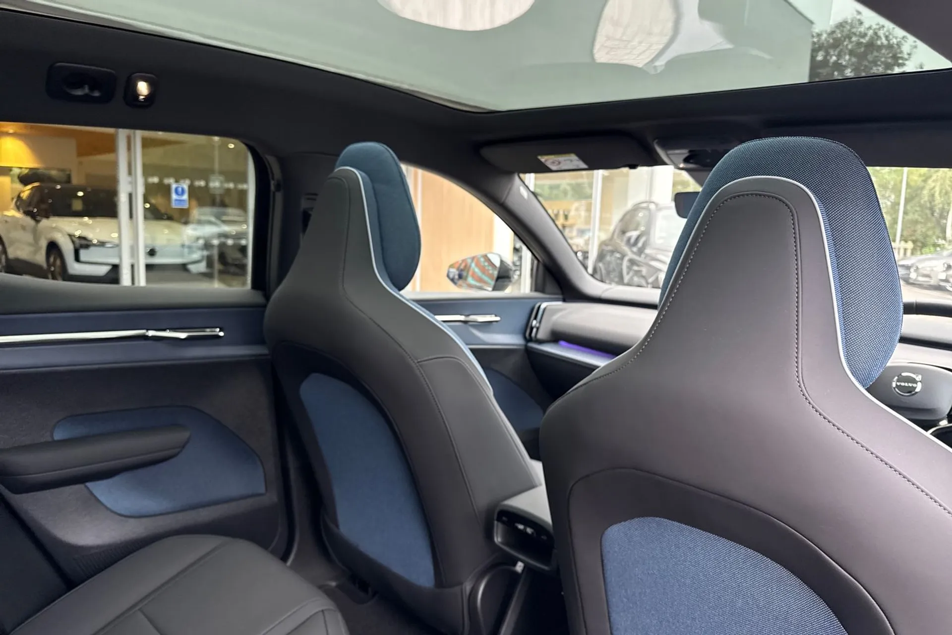 Volvo EX30 thumbnail image number 23