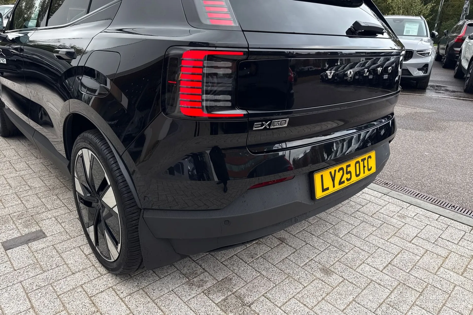 Volvo EX30 thumbnail image number 17