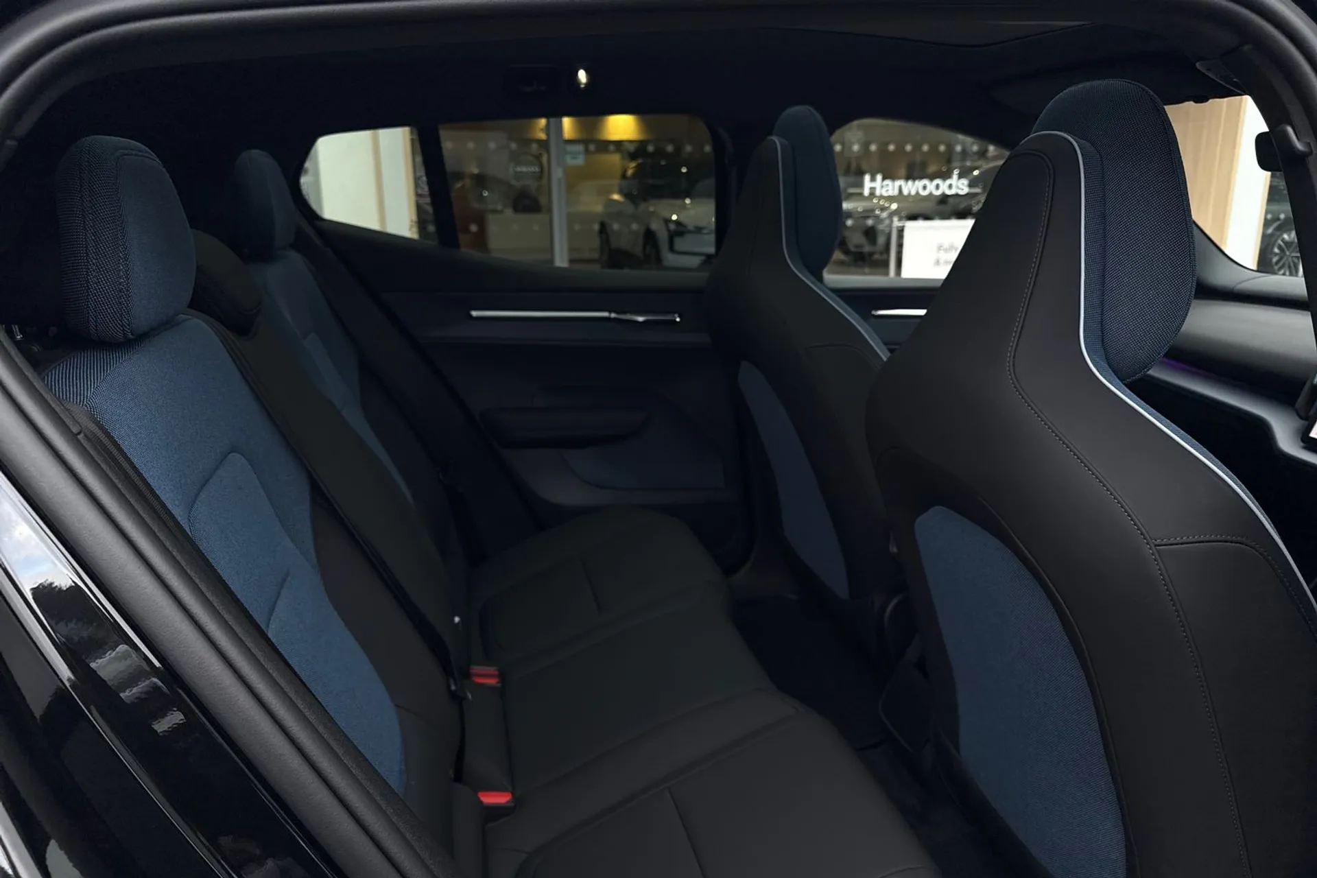 Volvo EX30 thumbnail image number 22