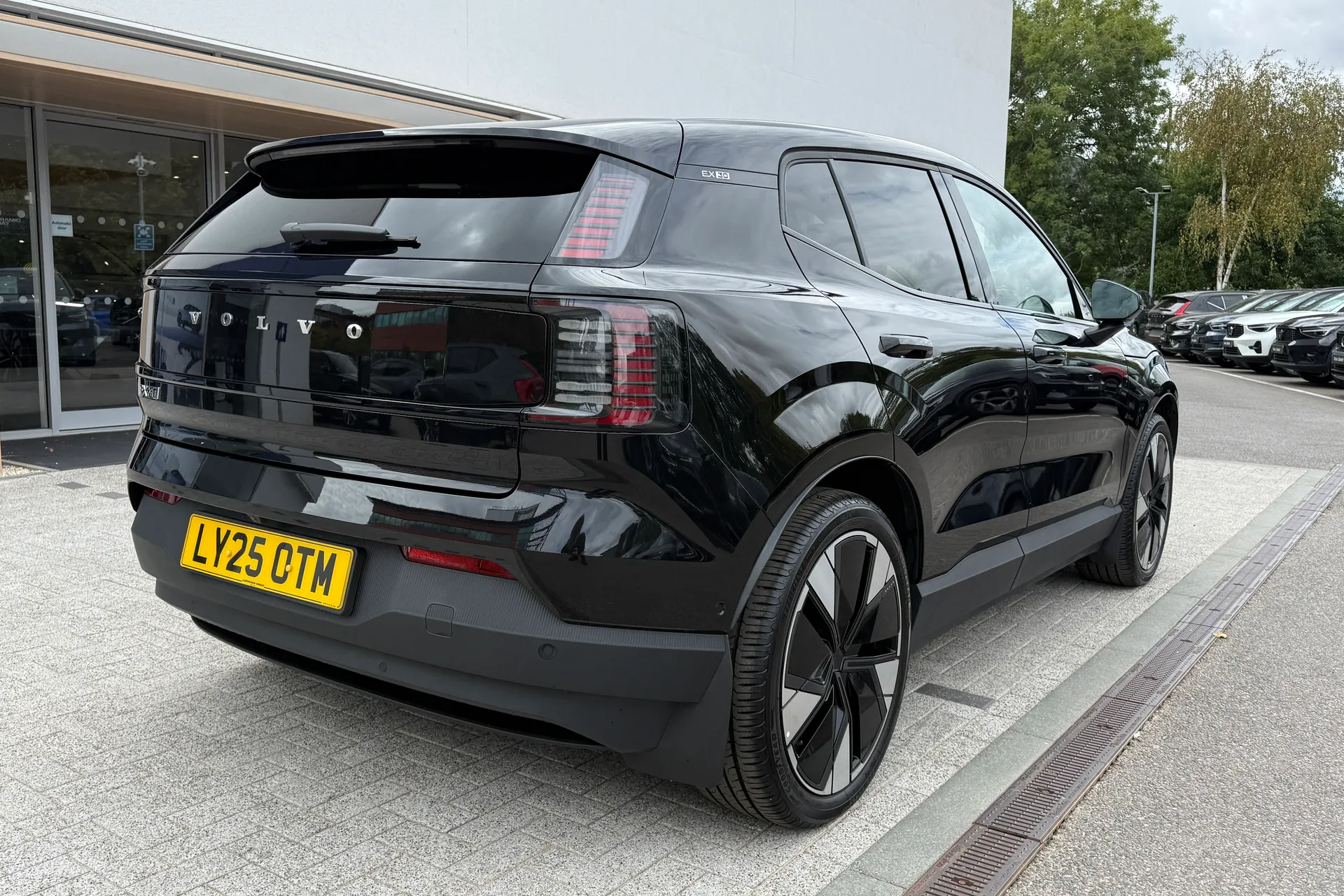 Volvo EX30 thumbnail image number 8