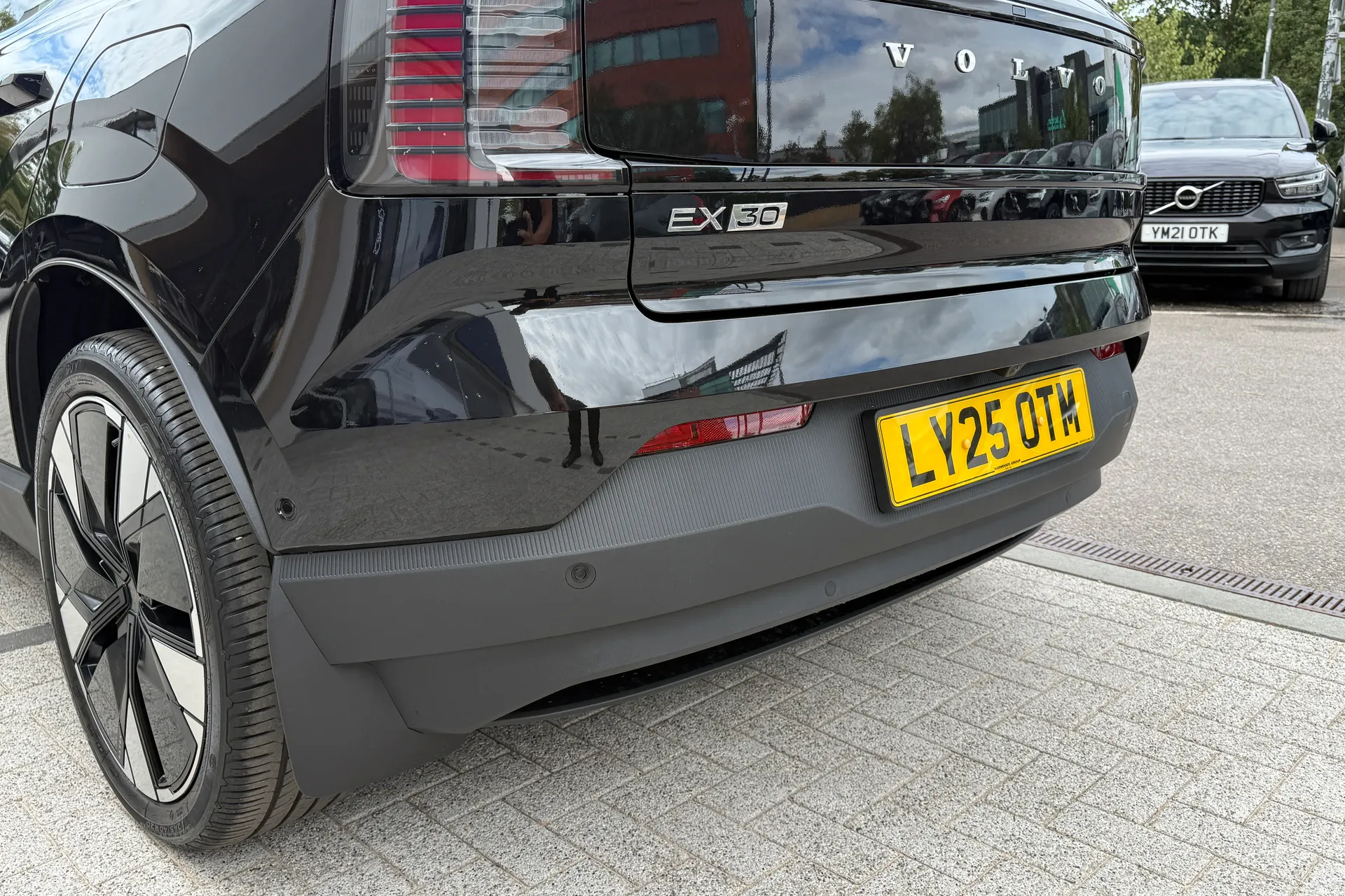 Volvo EX30 thumbnail image number 18