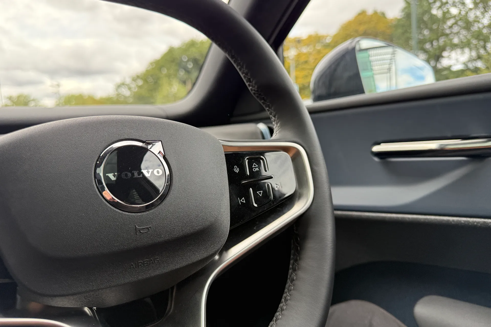 Volvo EX30 thumbnail image number 35