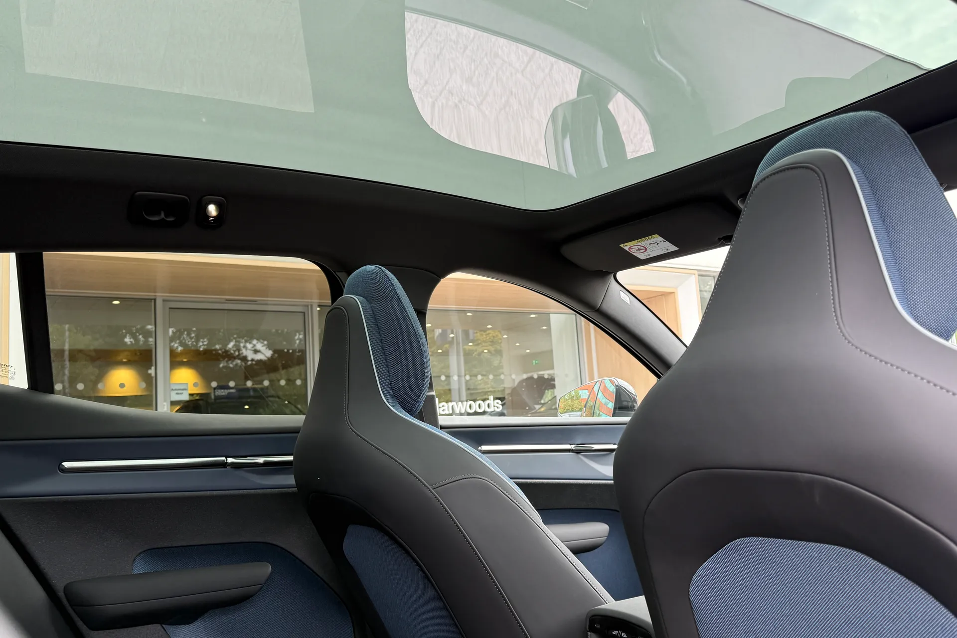 Volvo EX30 thumbnail image number 23