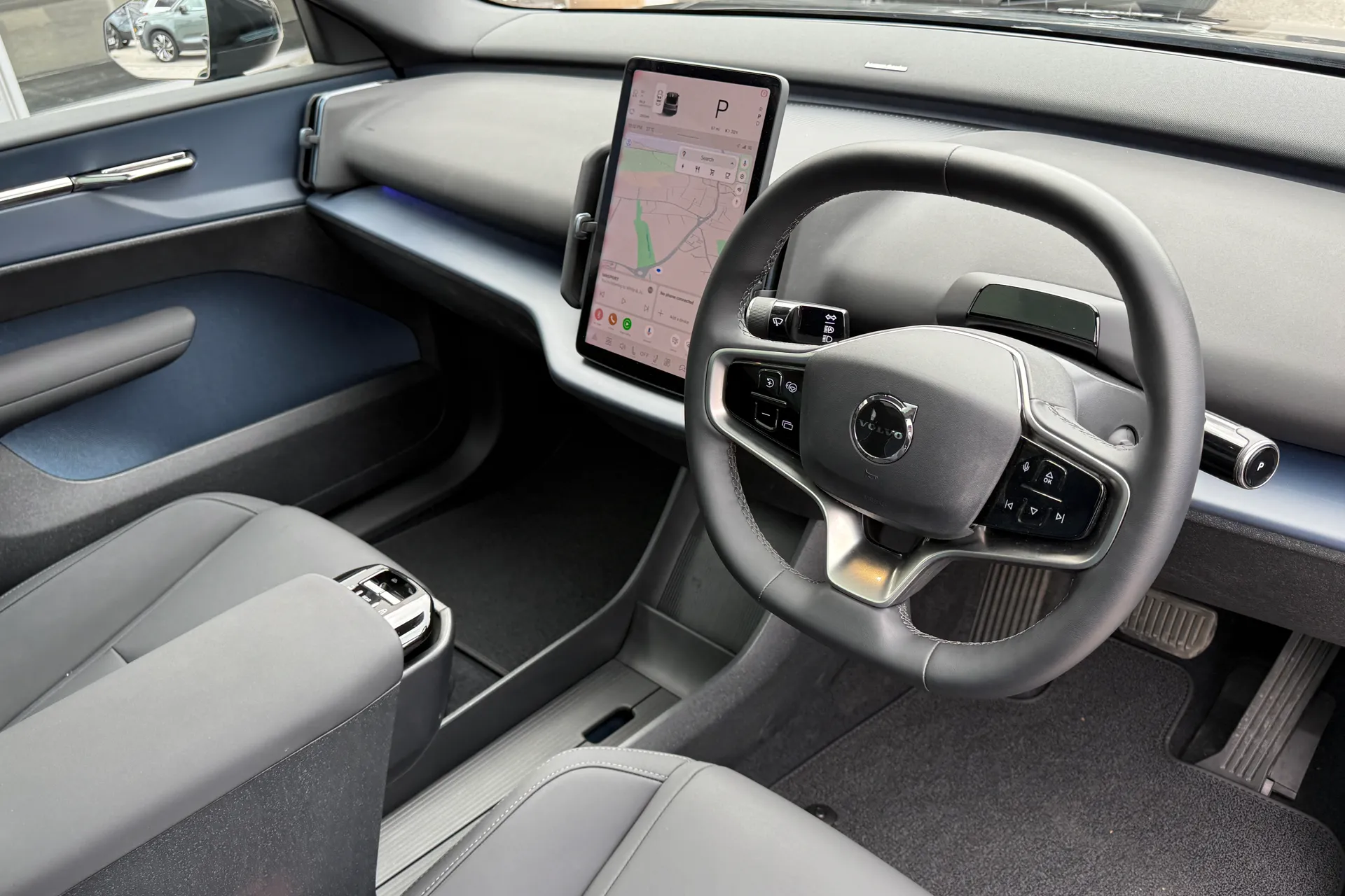Volvo EX30 thumbnail image number 6