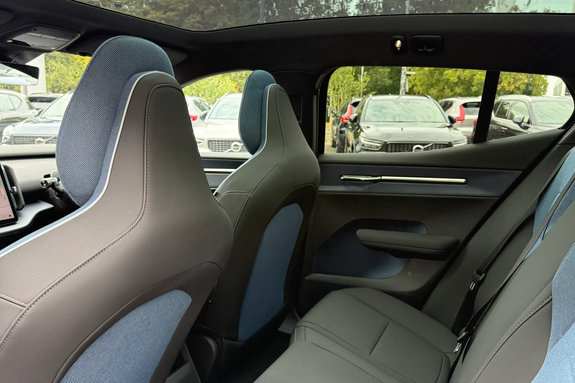 Volvo EX30 thumbnail image number 28