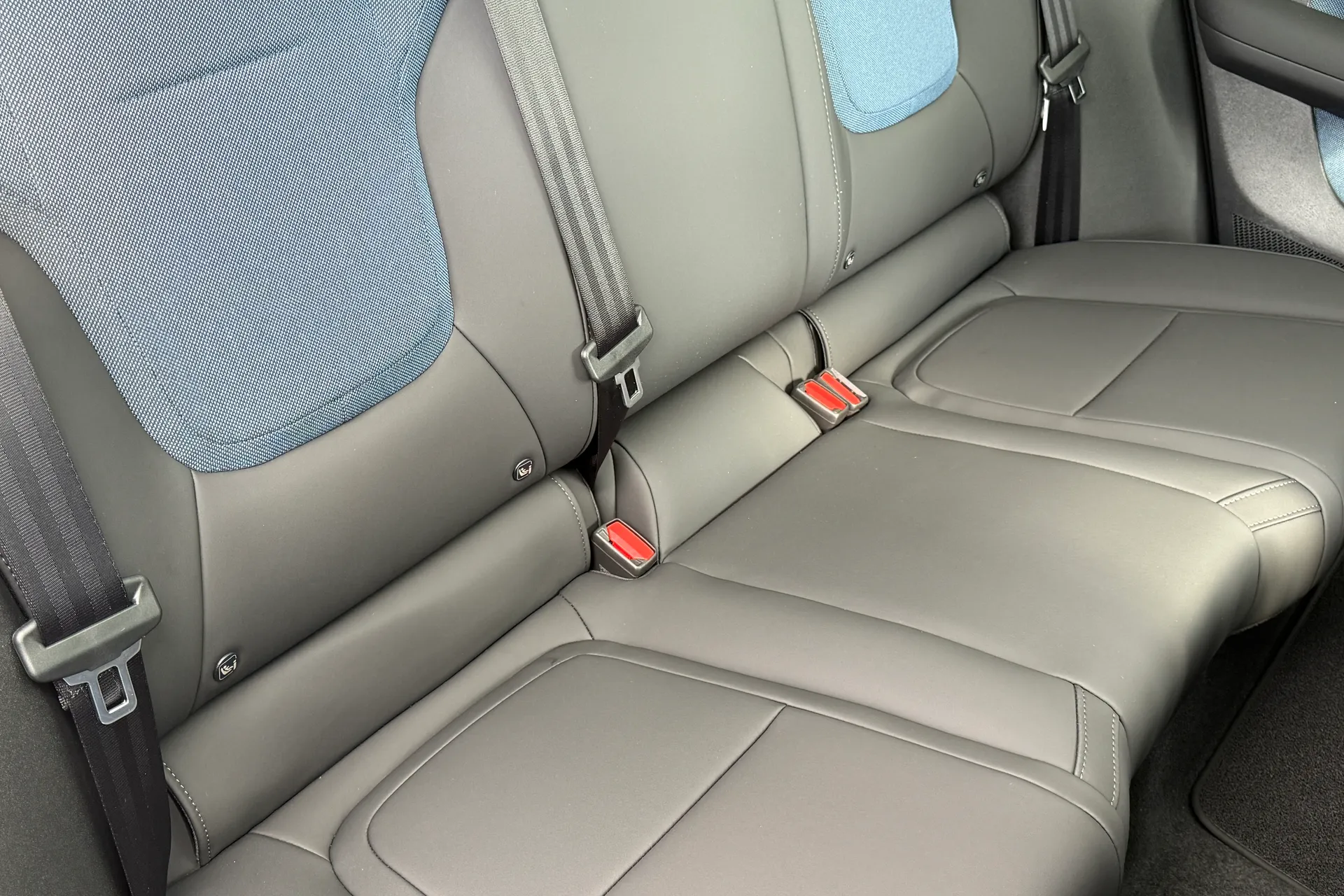 Volvo EX30 thumbnail image number 24