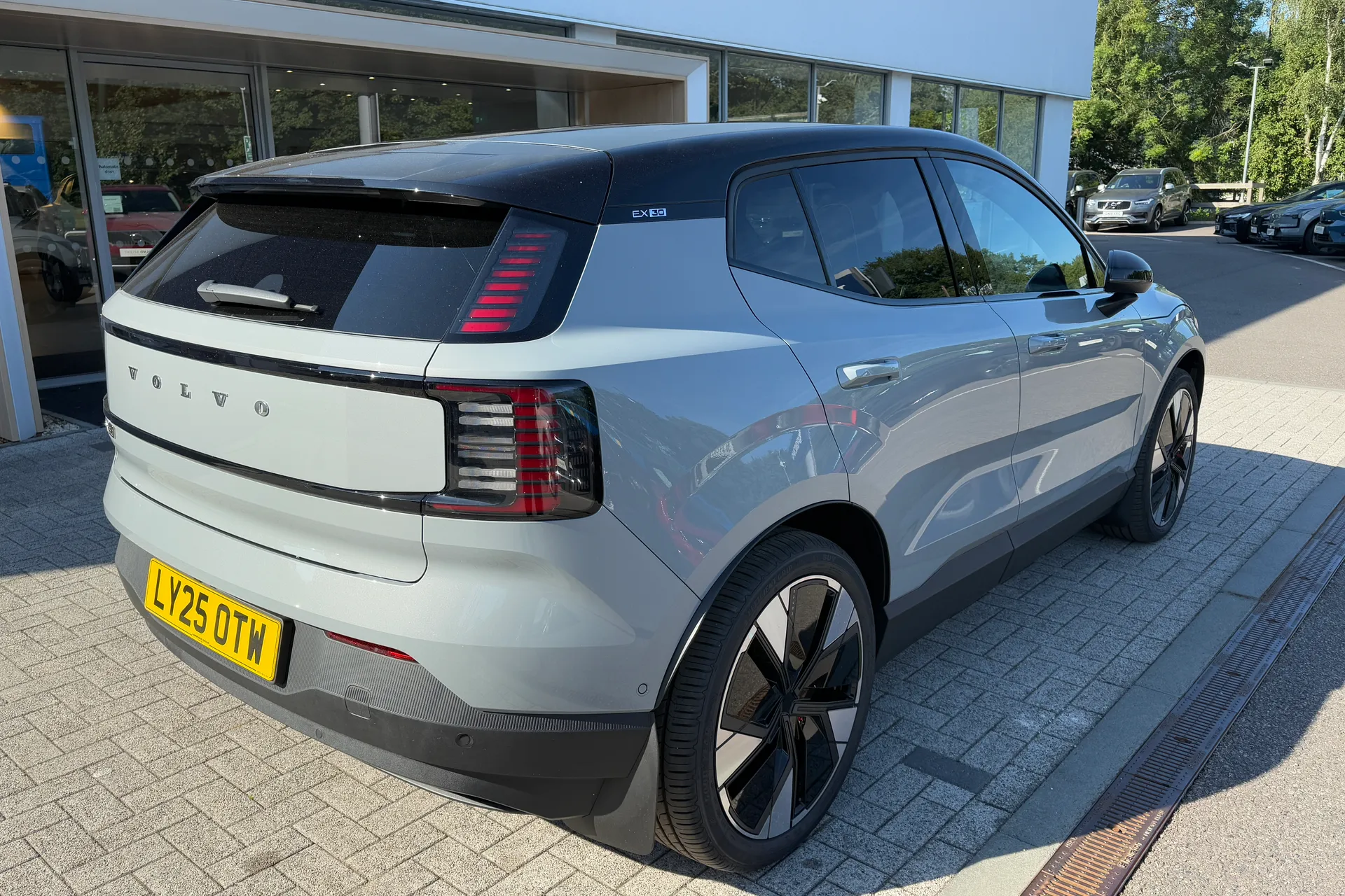 Volvo EX30 thumbnail image number 7