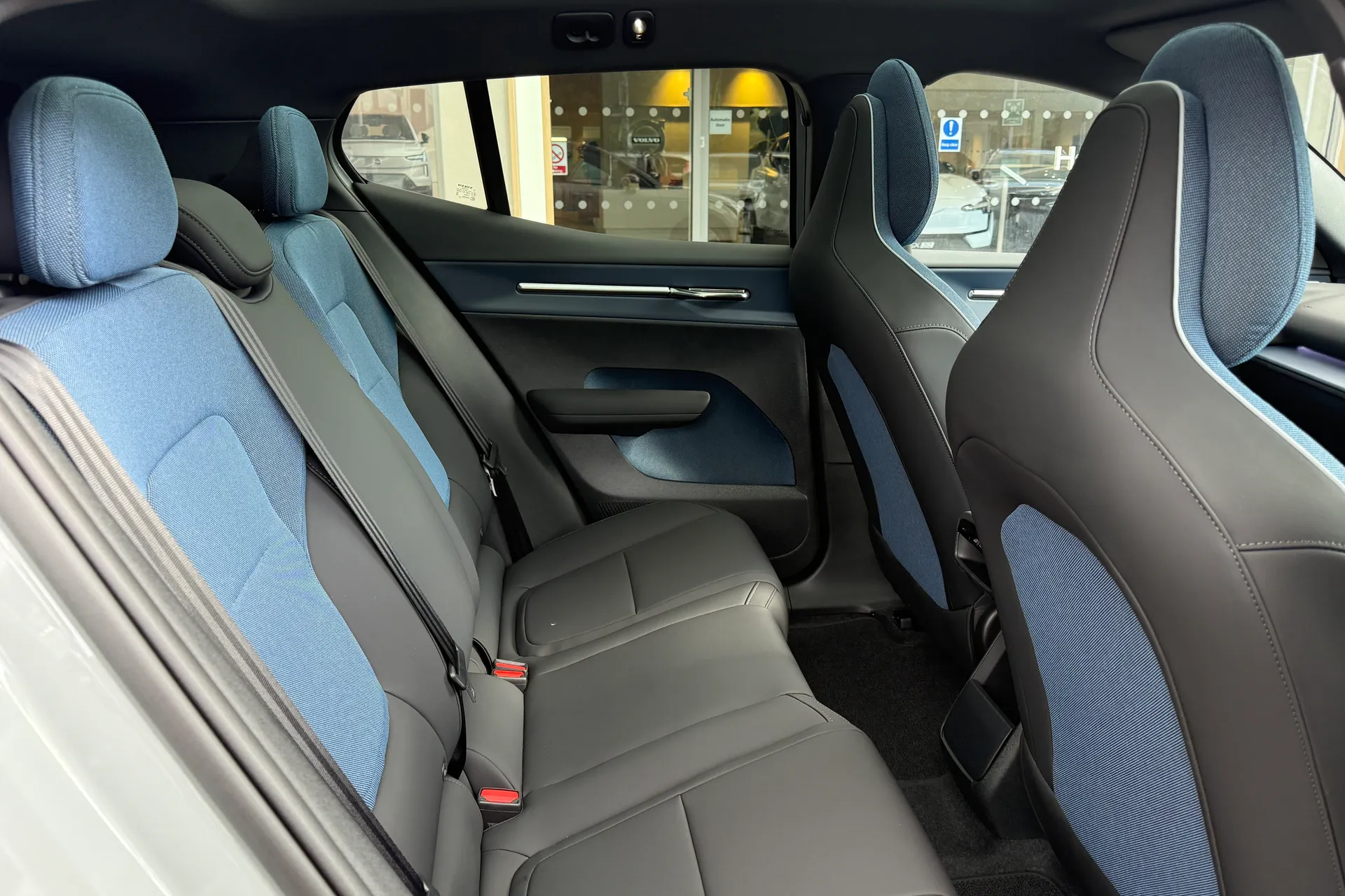 Volvo EX30 thumbnail image number 22