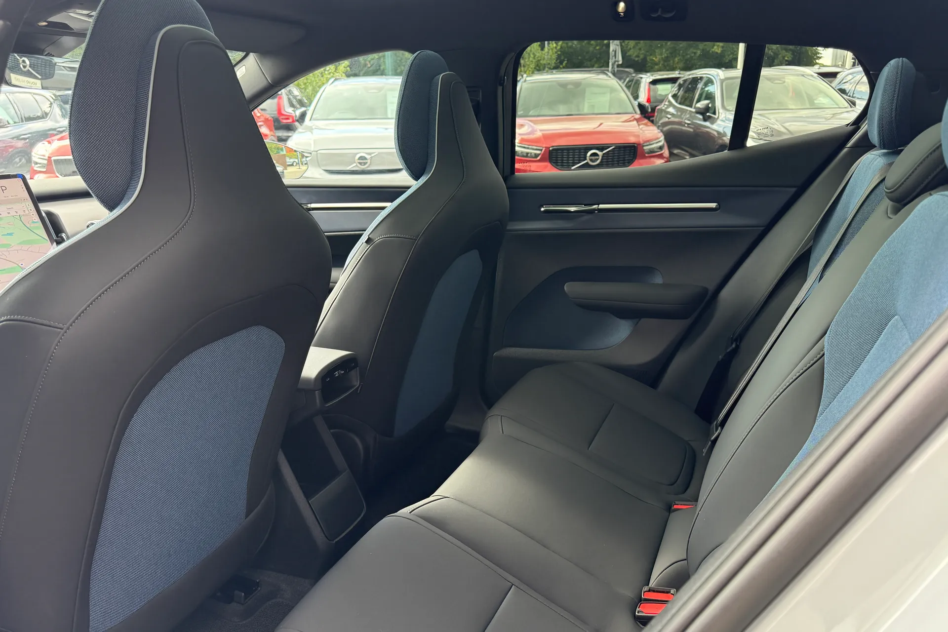 Volvo EX30 thumbnail image number 30