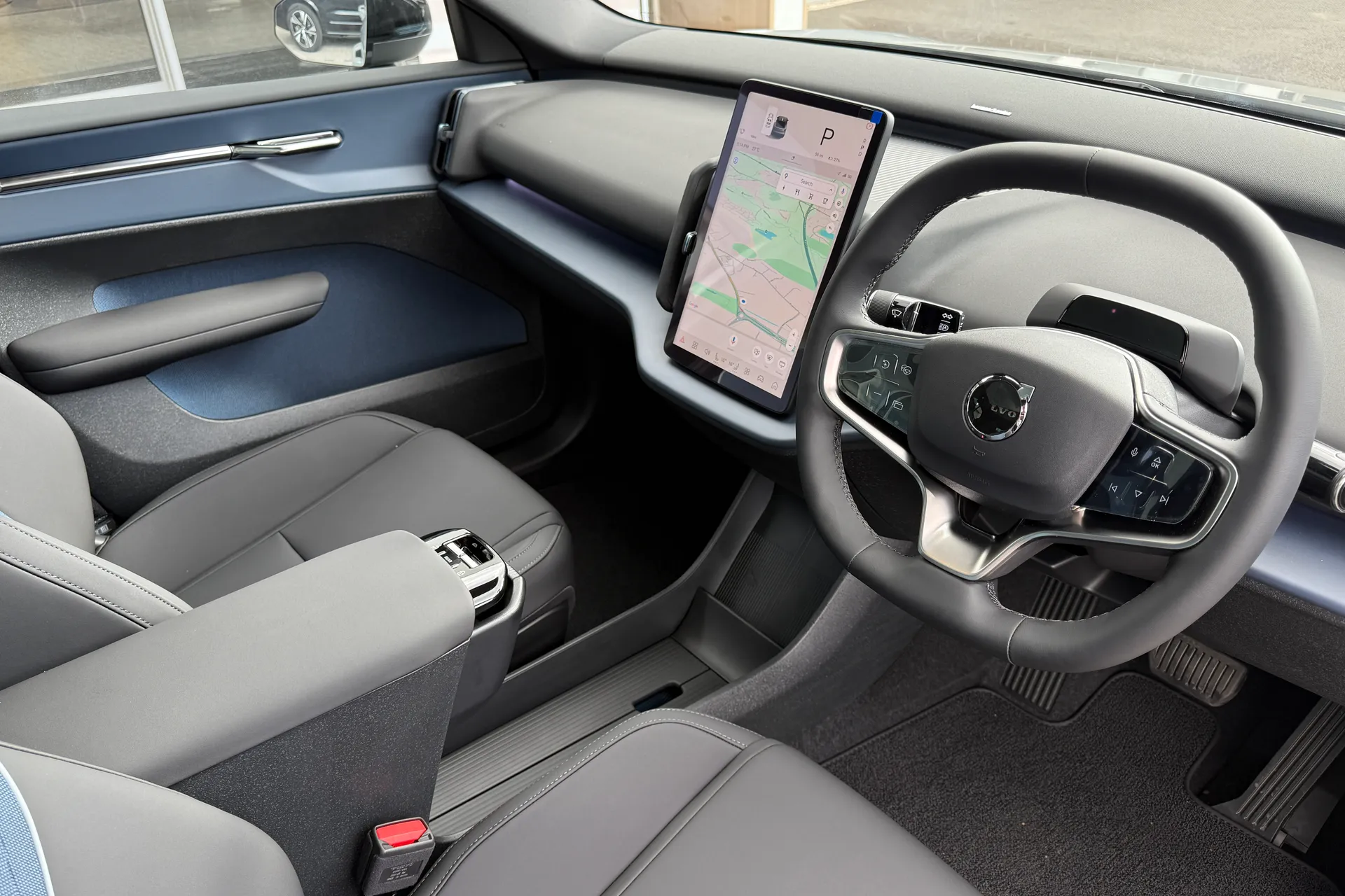 Volvo EX30 thumbnail image number 5