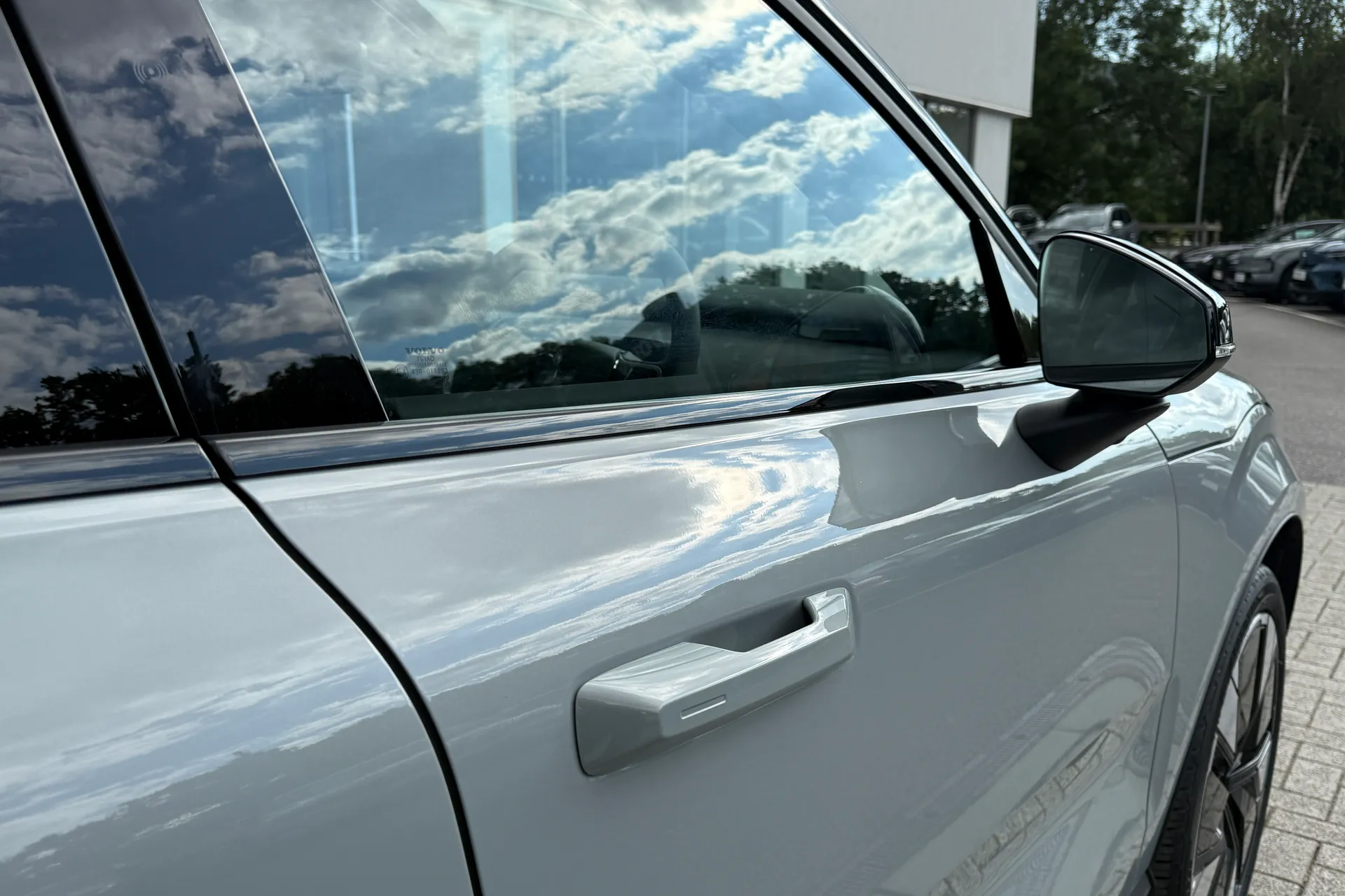 Volvo EX30 thumbnail image number 15