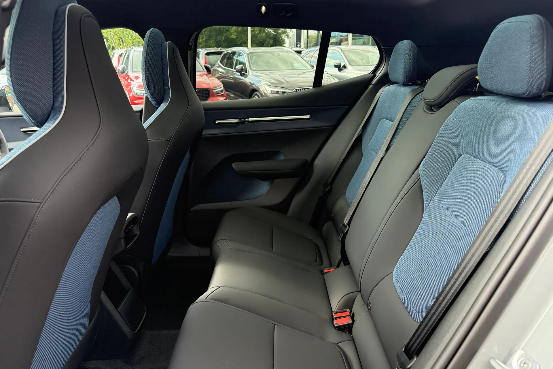 Volvo EX30 thumbnail image number 29