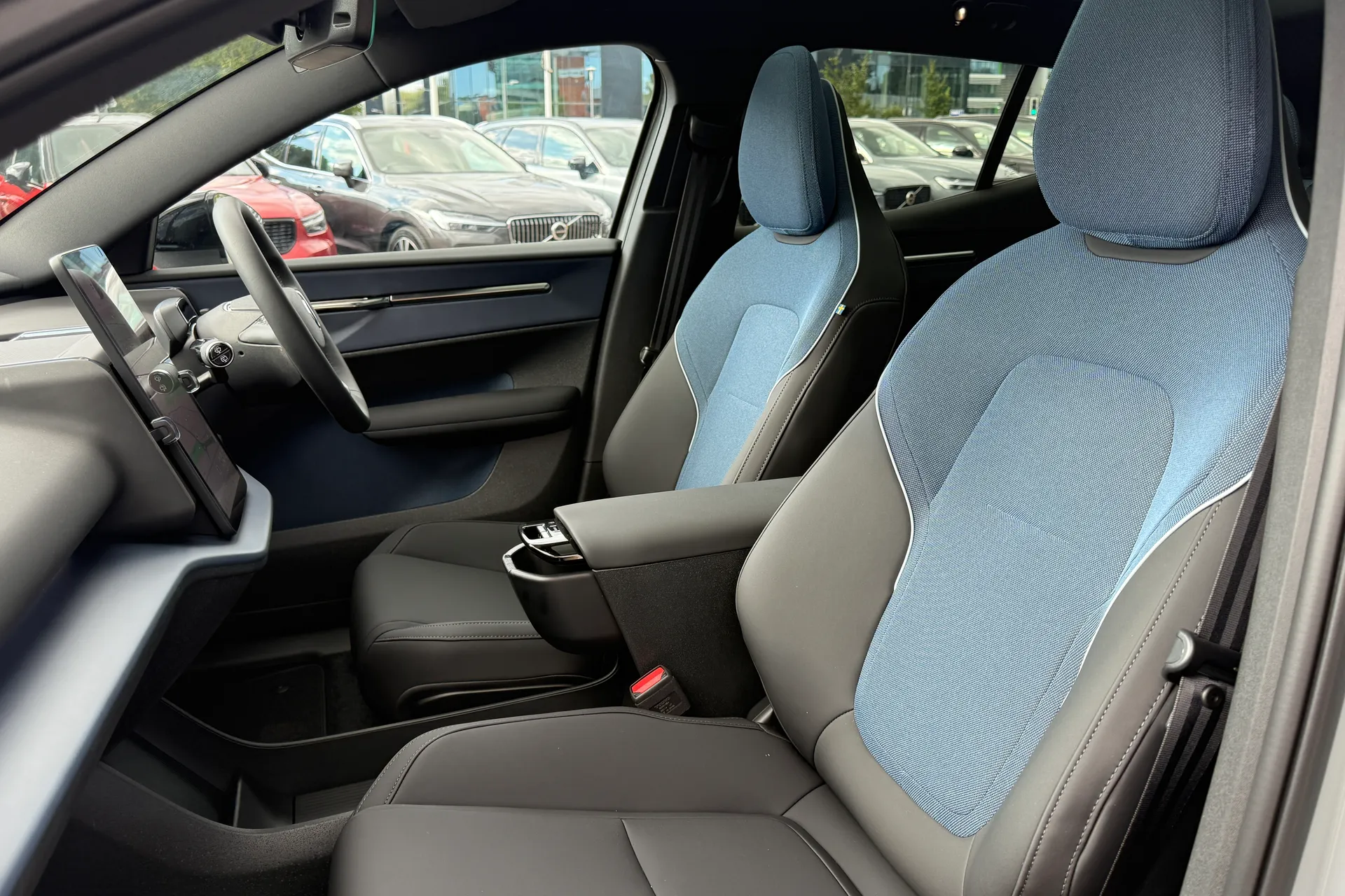 Volvo EX30 thumbnail image number 27