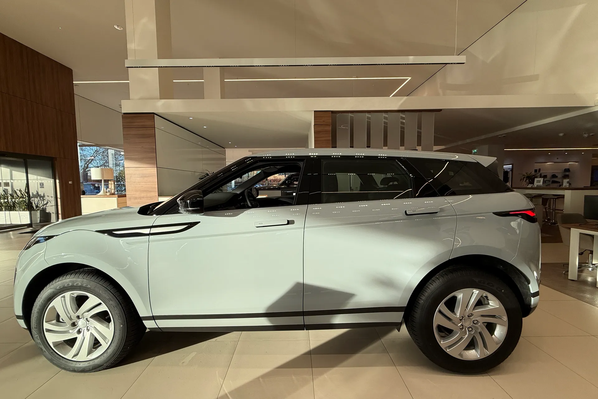 LAND ROVER RANGE ROVER EVOQUE thumbnail image number 8