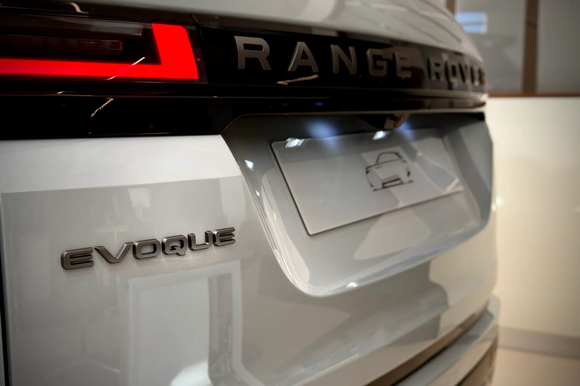 LAND ROVER RANGE ROVER EVOQUE thumbnail image number 28