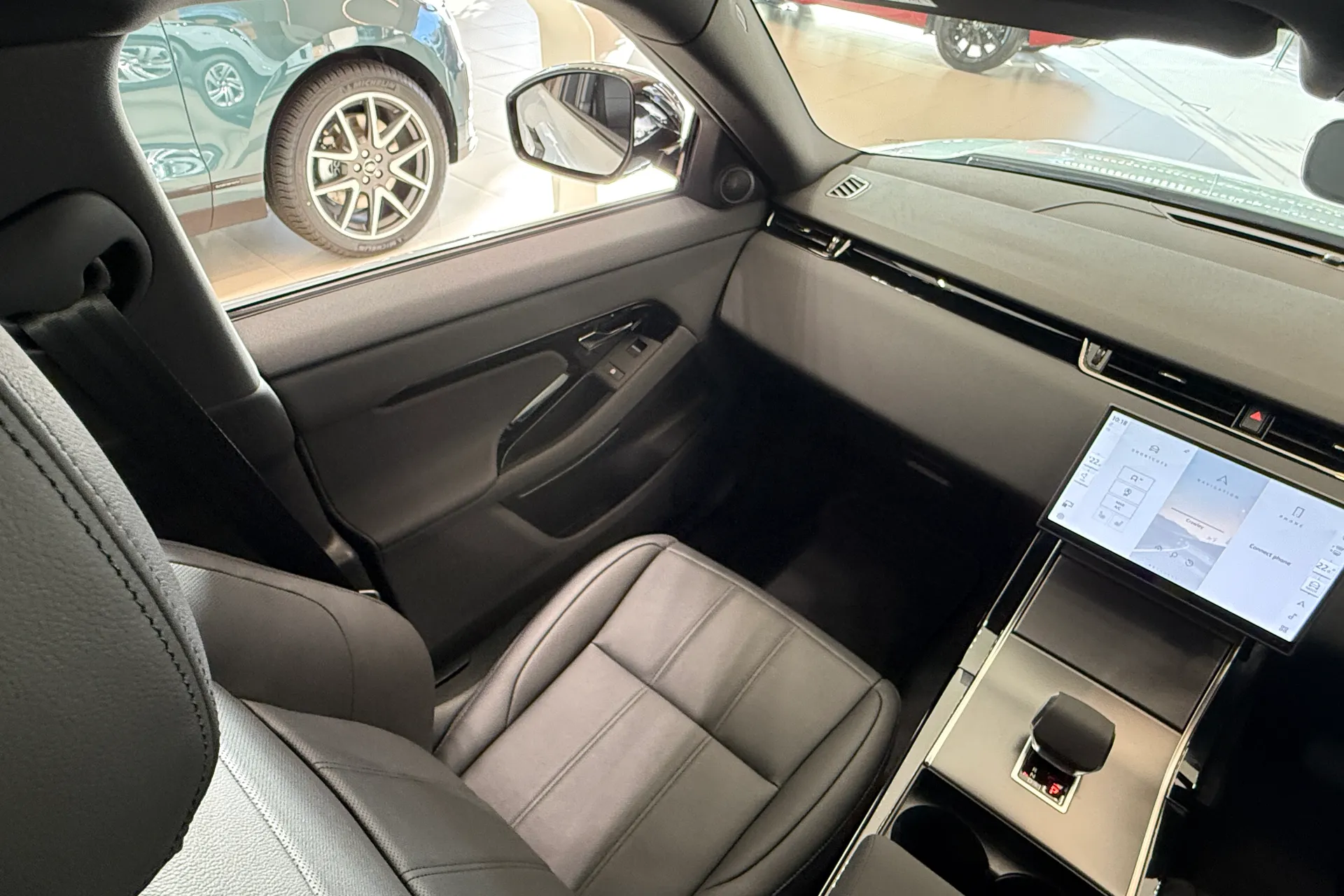 LAND ROVER RANGE ROVER EVOQUE thumbnail image number 22