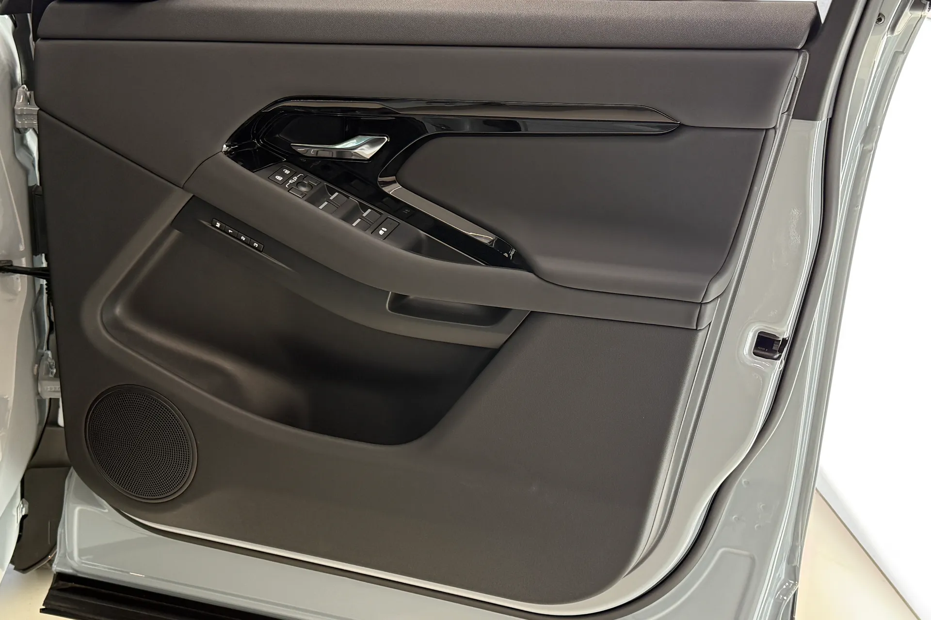 LAND ROVER RANGE ROVER EVOQUE thumbnail image number 48