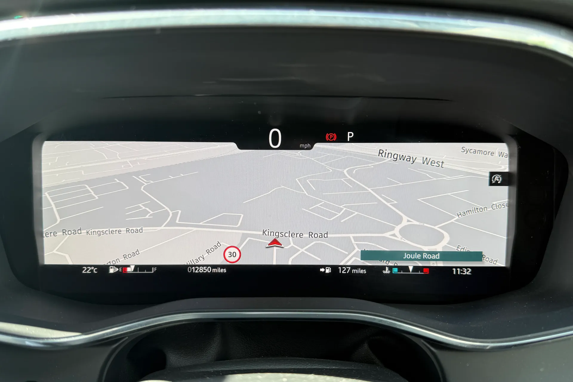 Jaguar F-PACE thumbnail image number 23