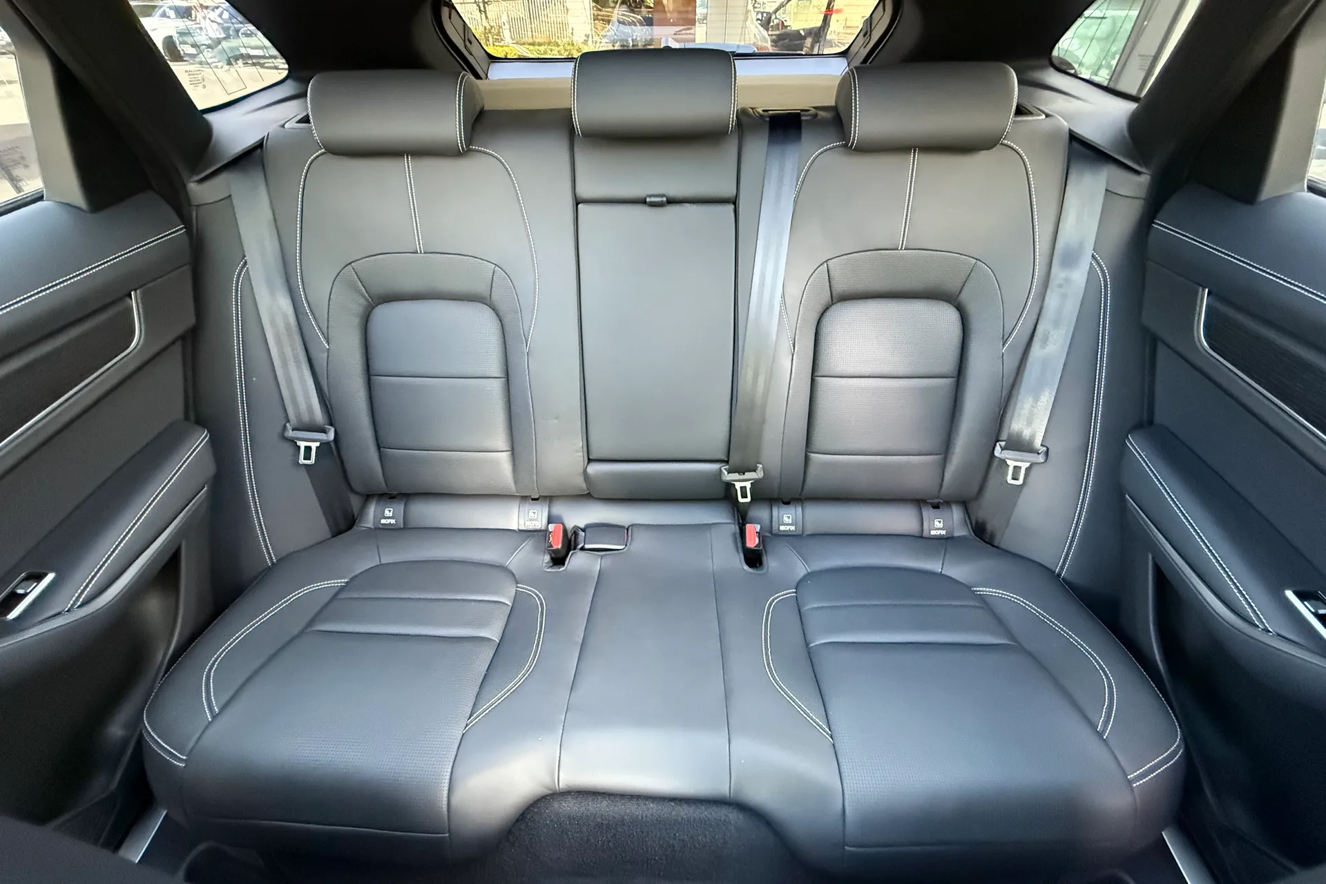 Jaguar F-PACE thumbnail image number 11
