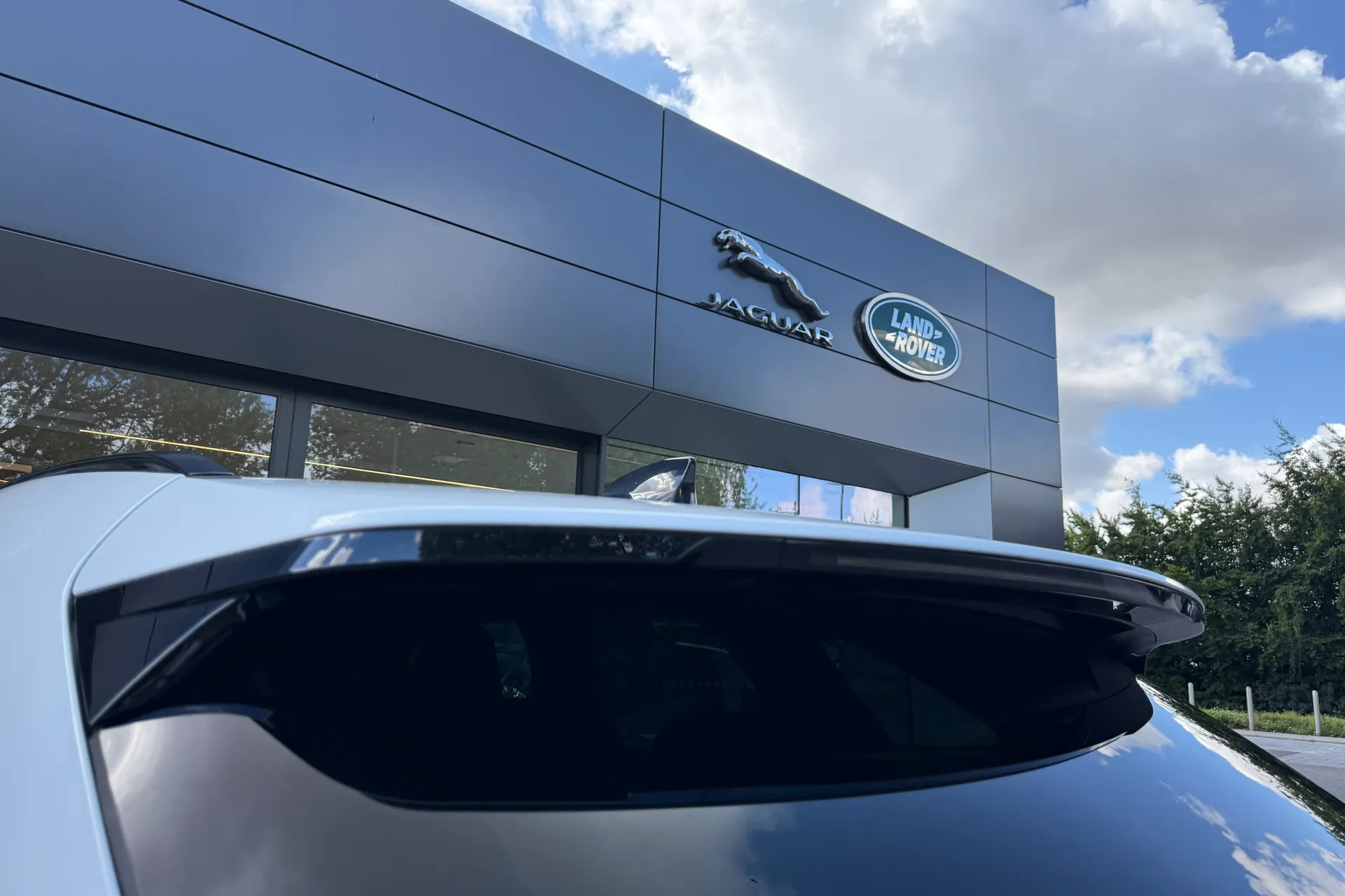 Jaguar F-PACE thumbnail image number 33