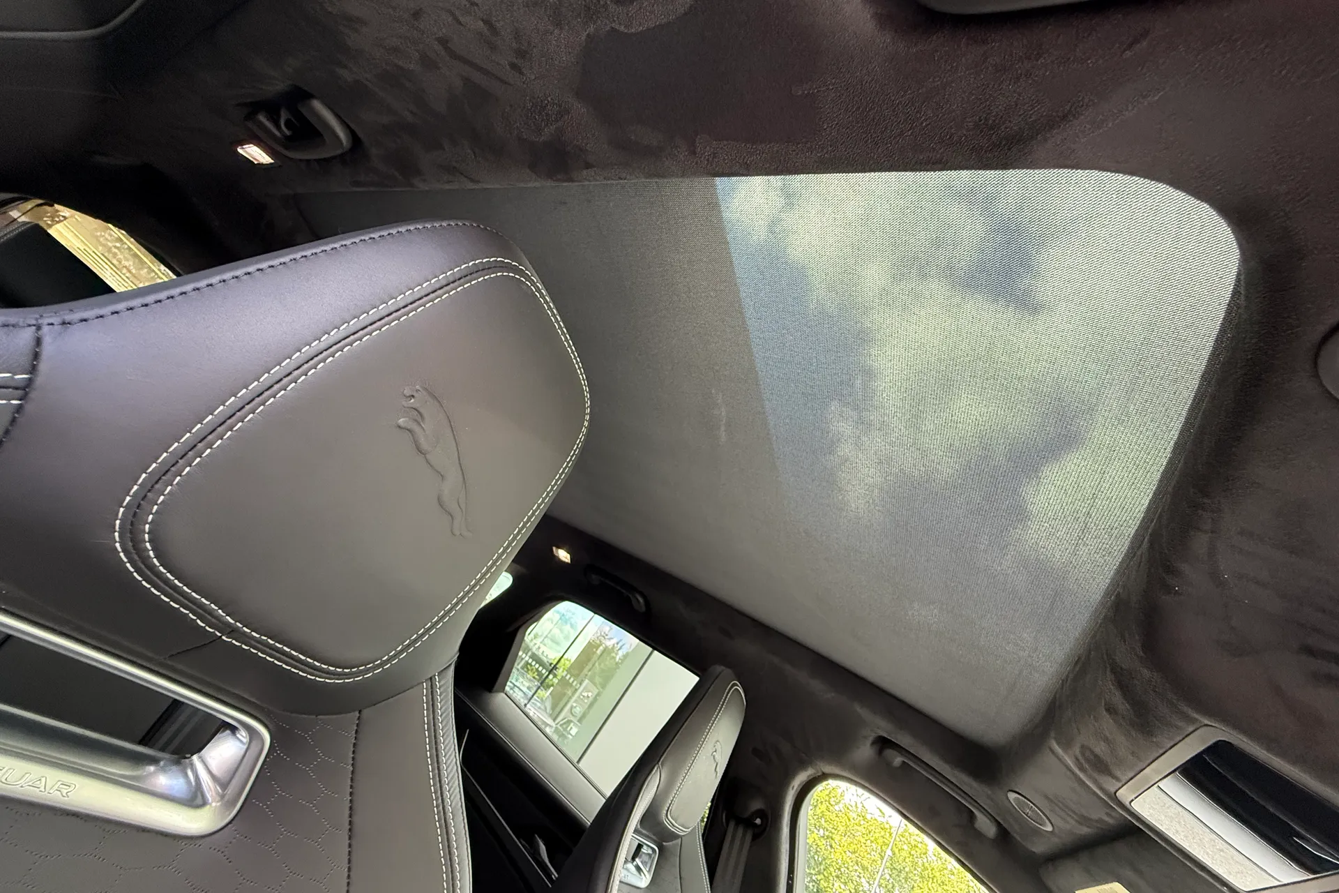 Jaguar F-PACE thumbnail image number 37