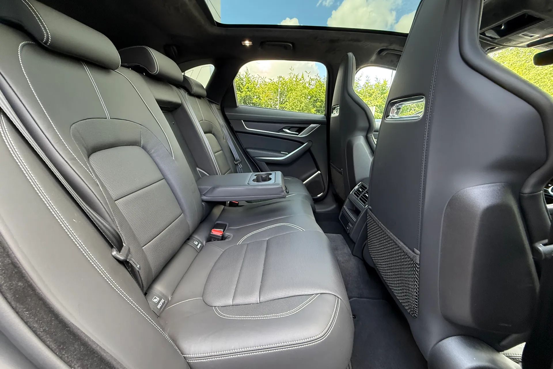 Jaguar F-PACE thumbnail image number 42