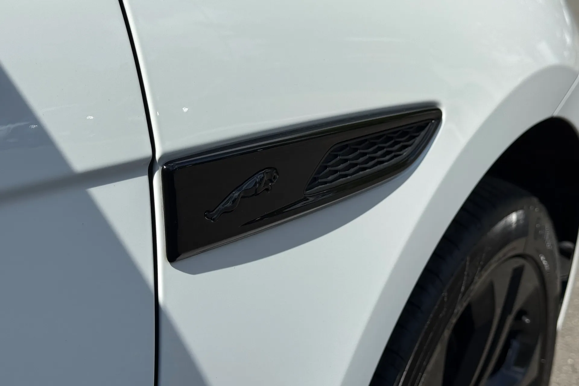 Jaguar F-PACE thumbnail image number 59