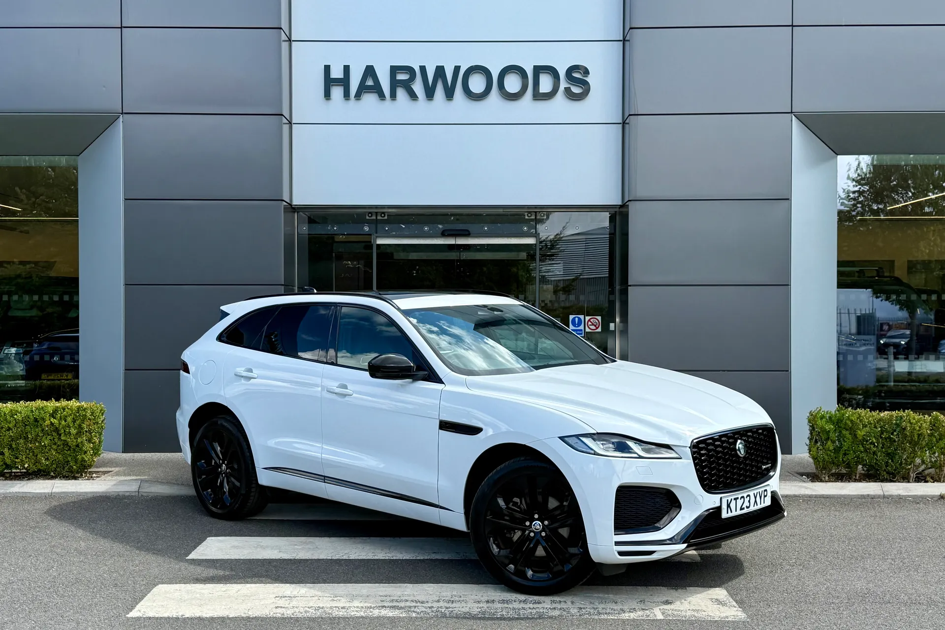 Jaguar F-PACE focused image