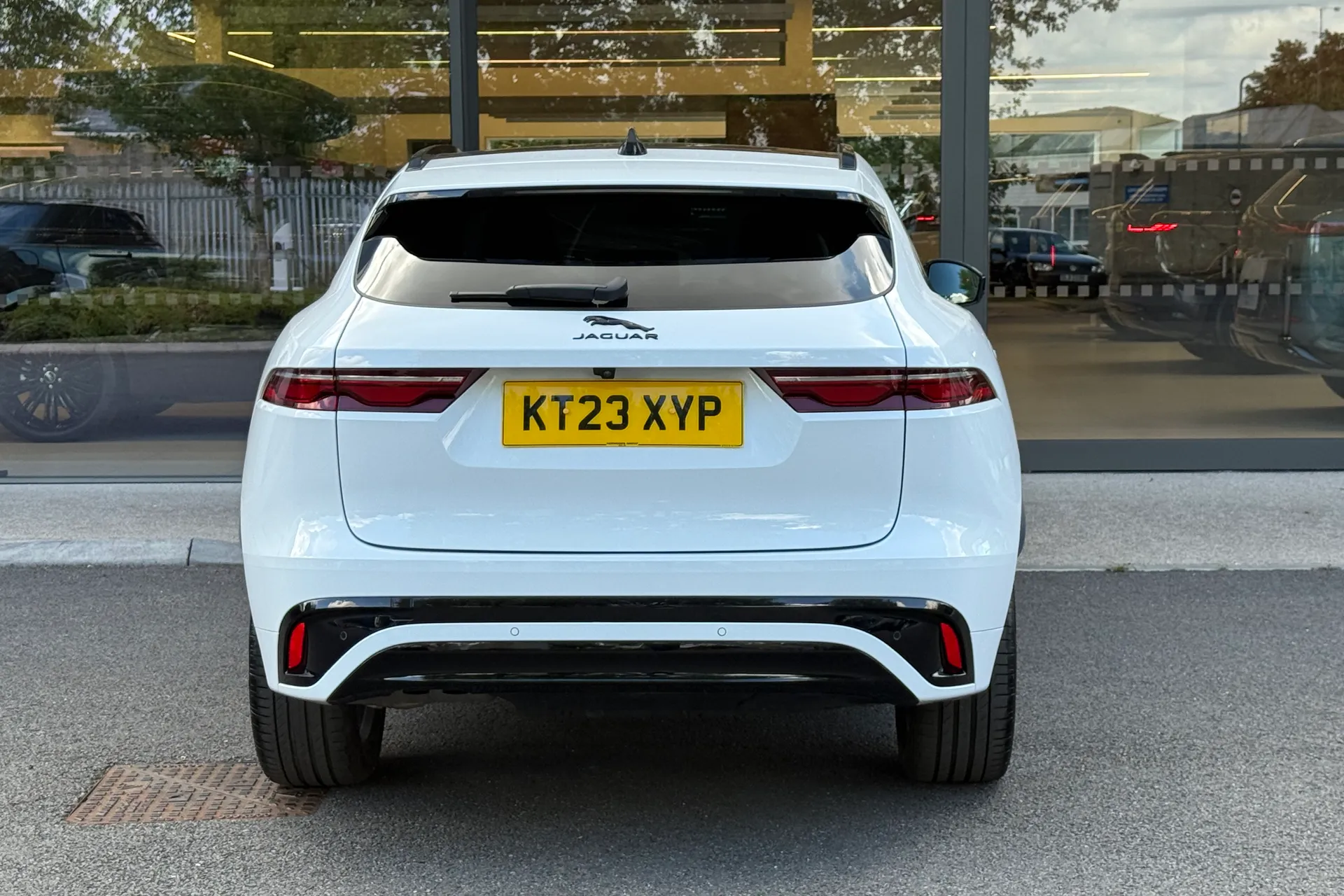 Jaguar F-PACE thumbnail image number 8