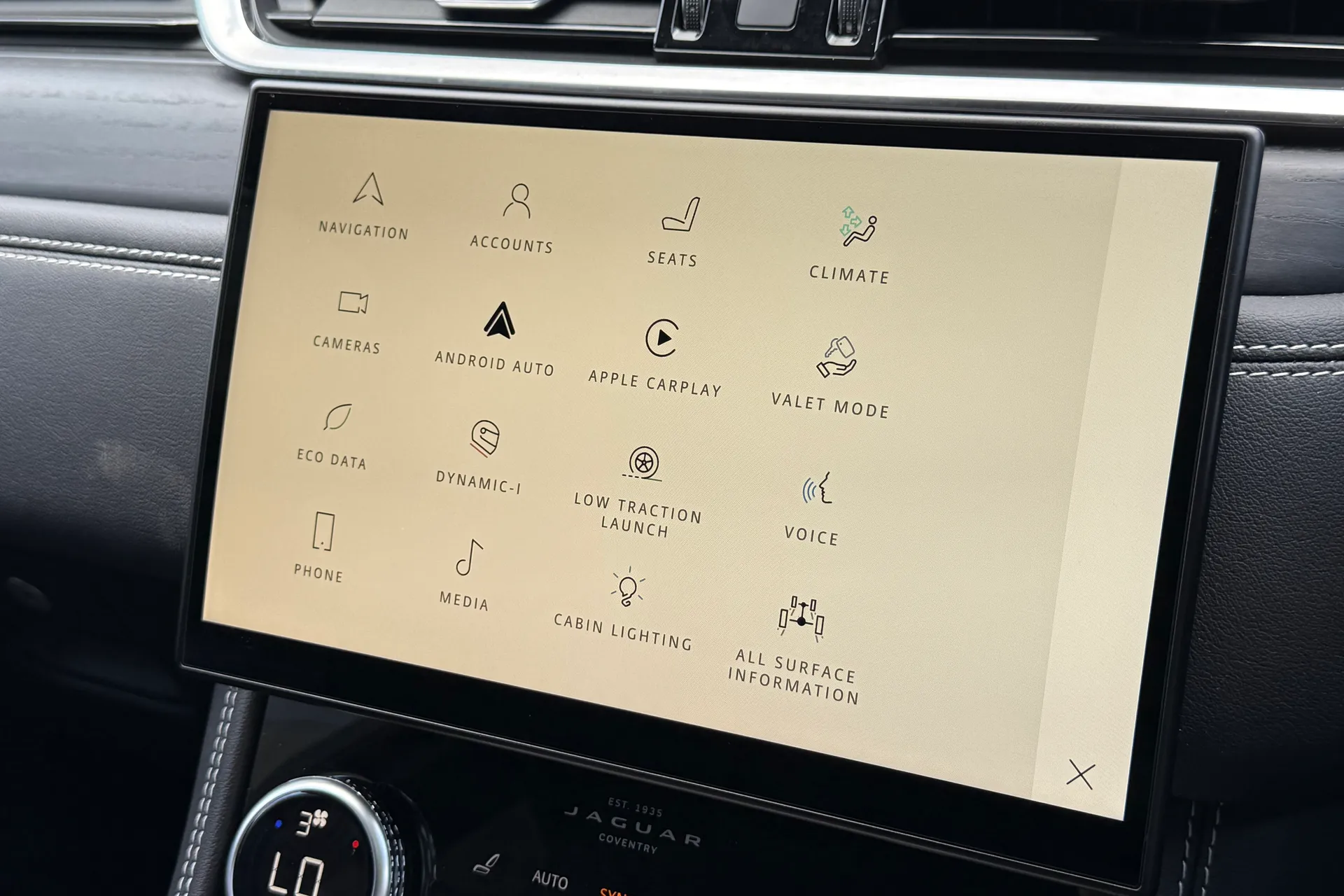 Jaguar F-PACE thumbnail image number 47