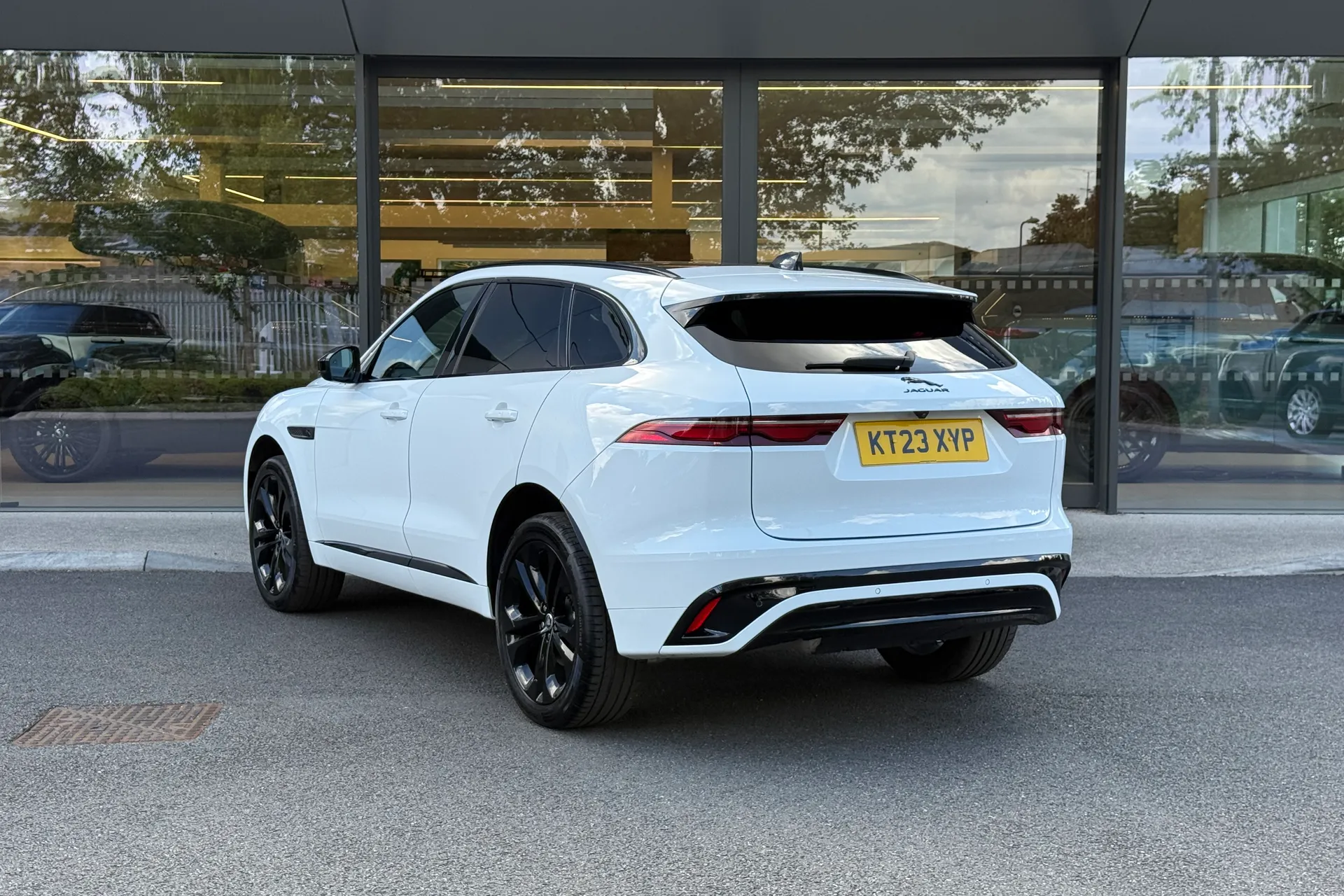 Jaguar F-PACE thumbnail image number 62
