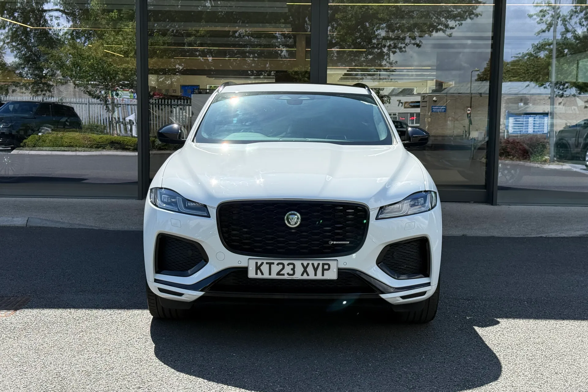 Jaguar F-PACE thumbnail image number 6