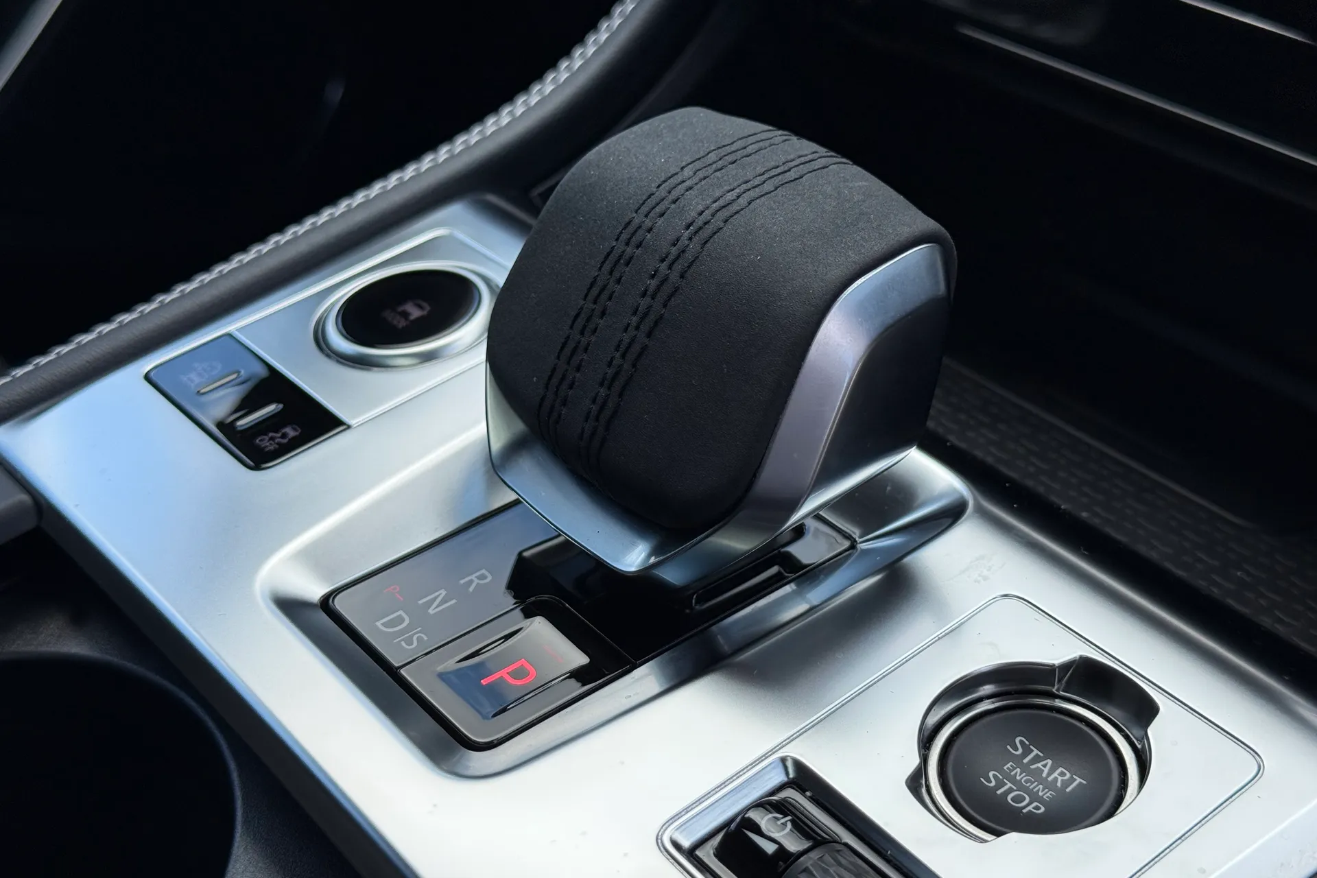 Jaguar F-PACE thumbnail image number 20