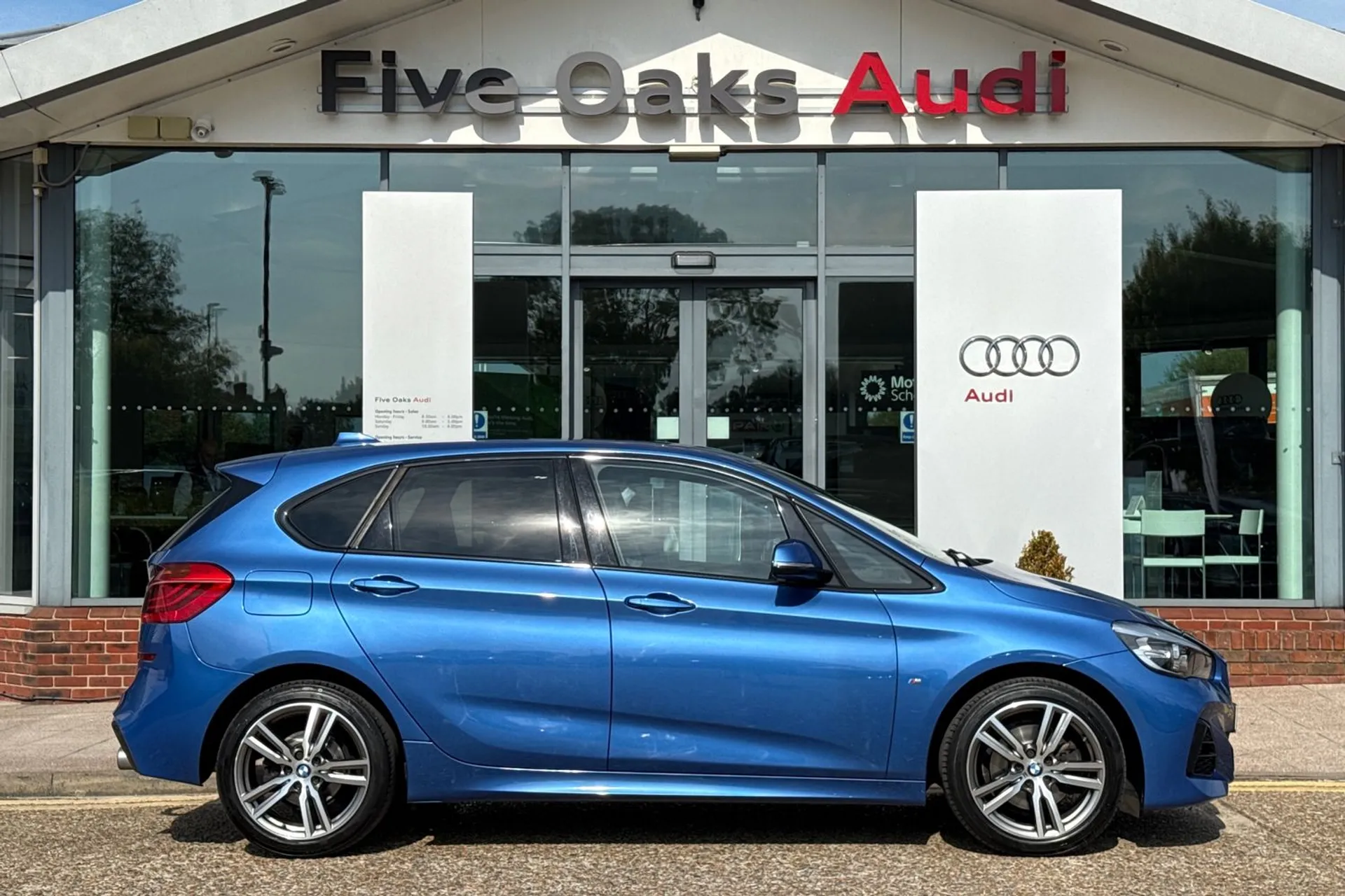 BMW 2 SERIES thumbnail image number 2