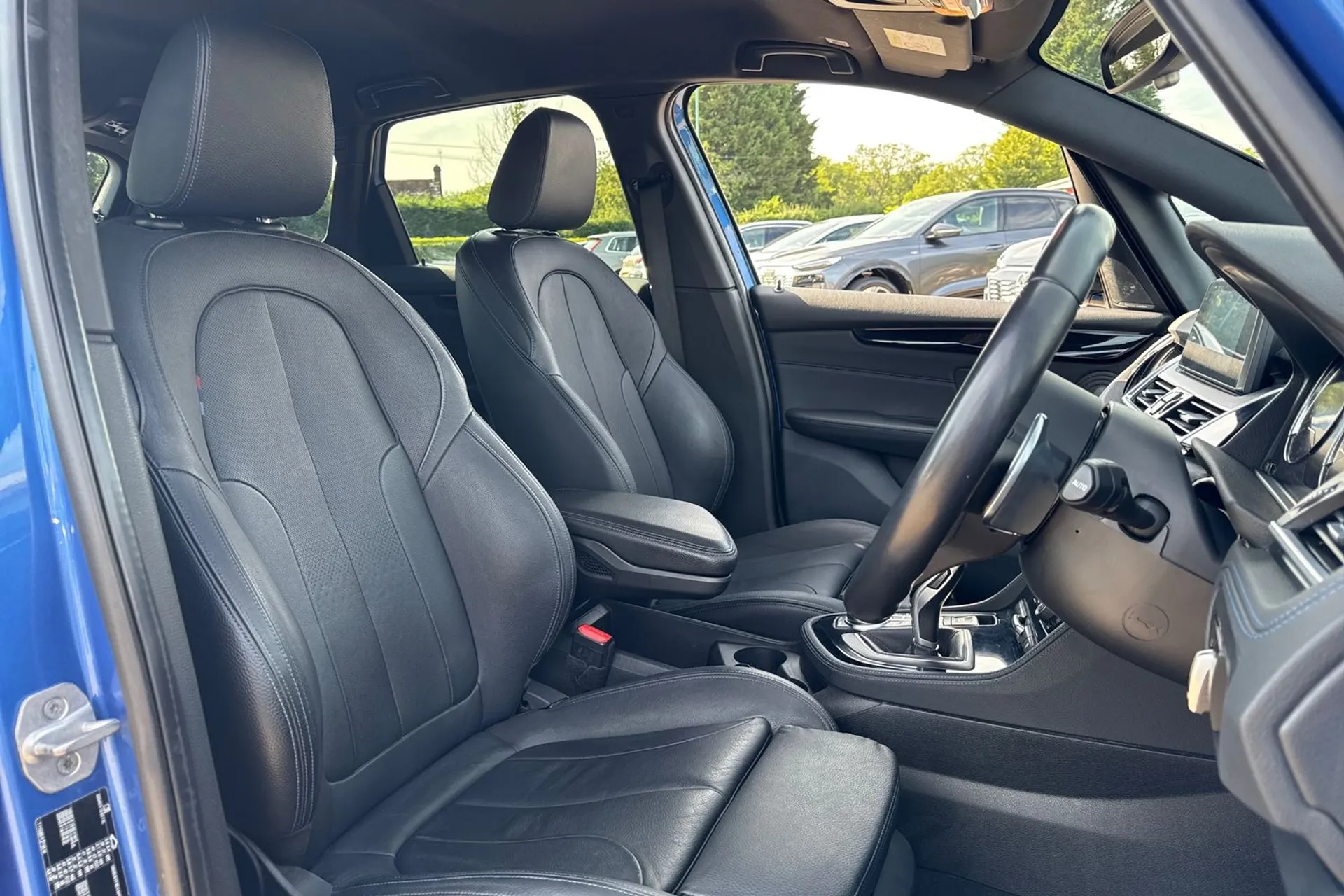 BMW 2 SERIES thumbnail image number 23