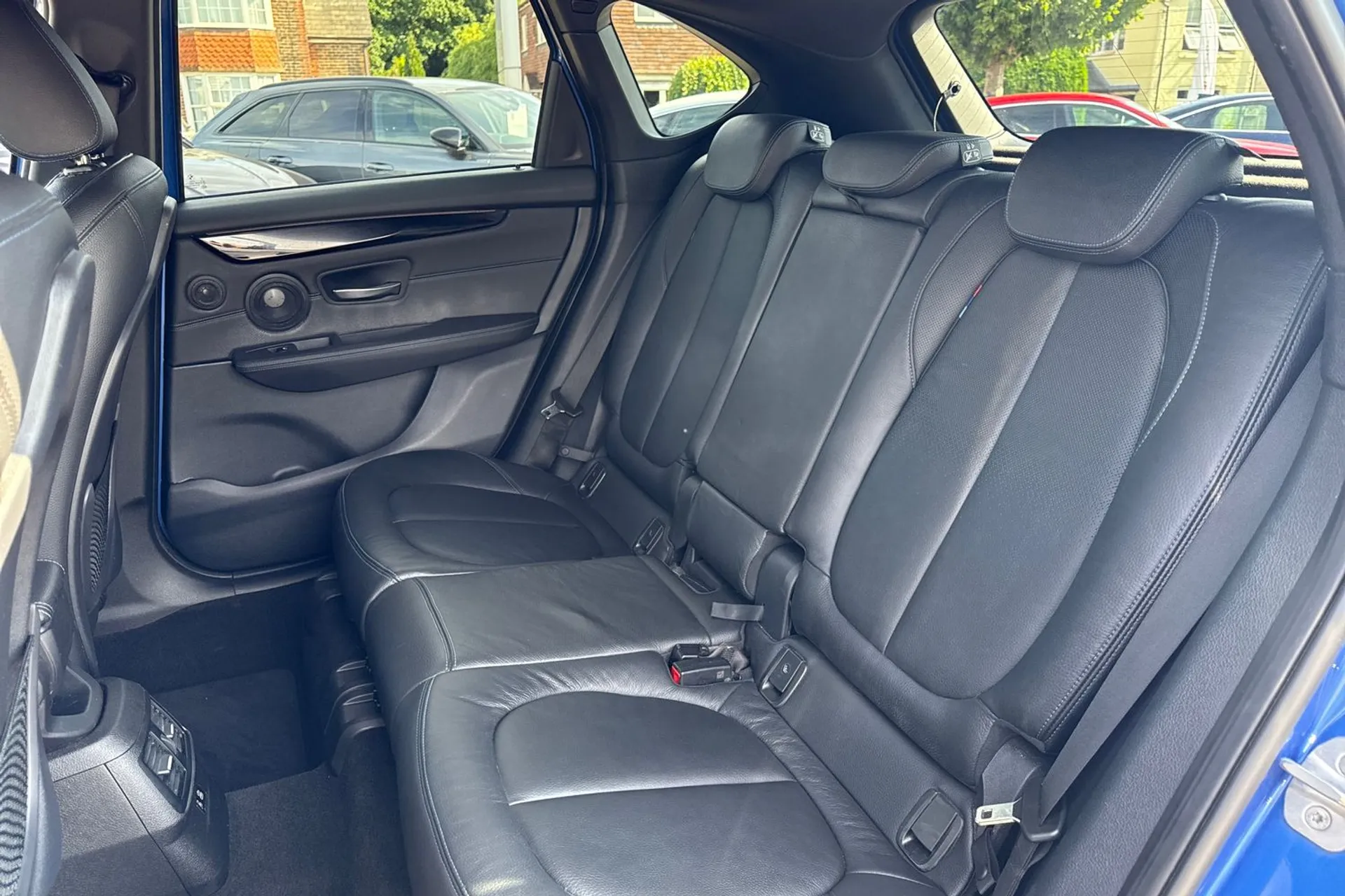 BMW 2 SERIES thumbnail image number 35