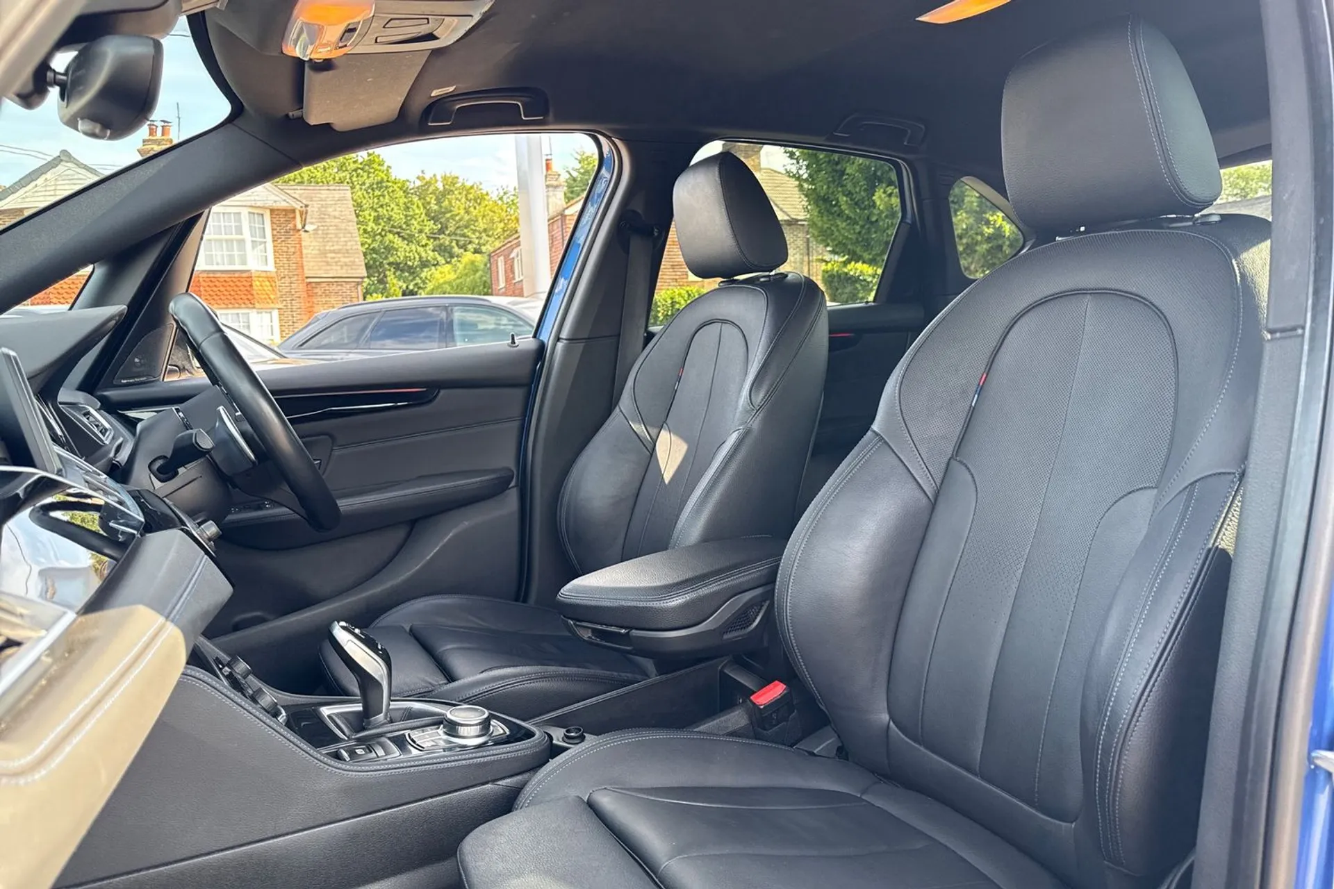BMW 2 SERIES thumbnail image number 26