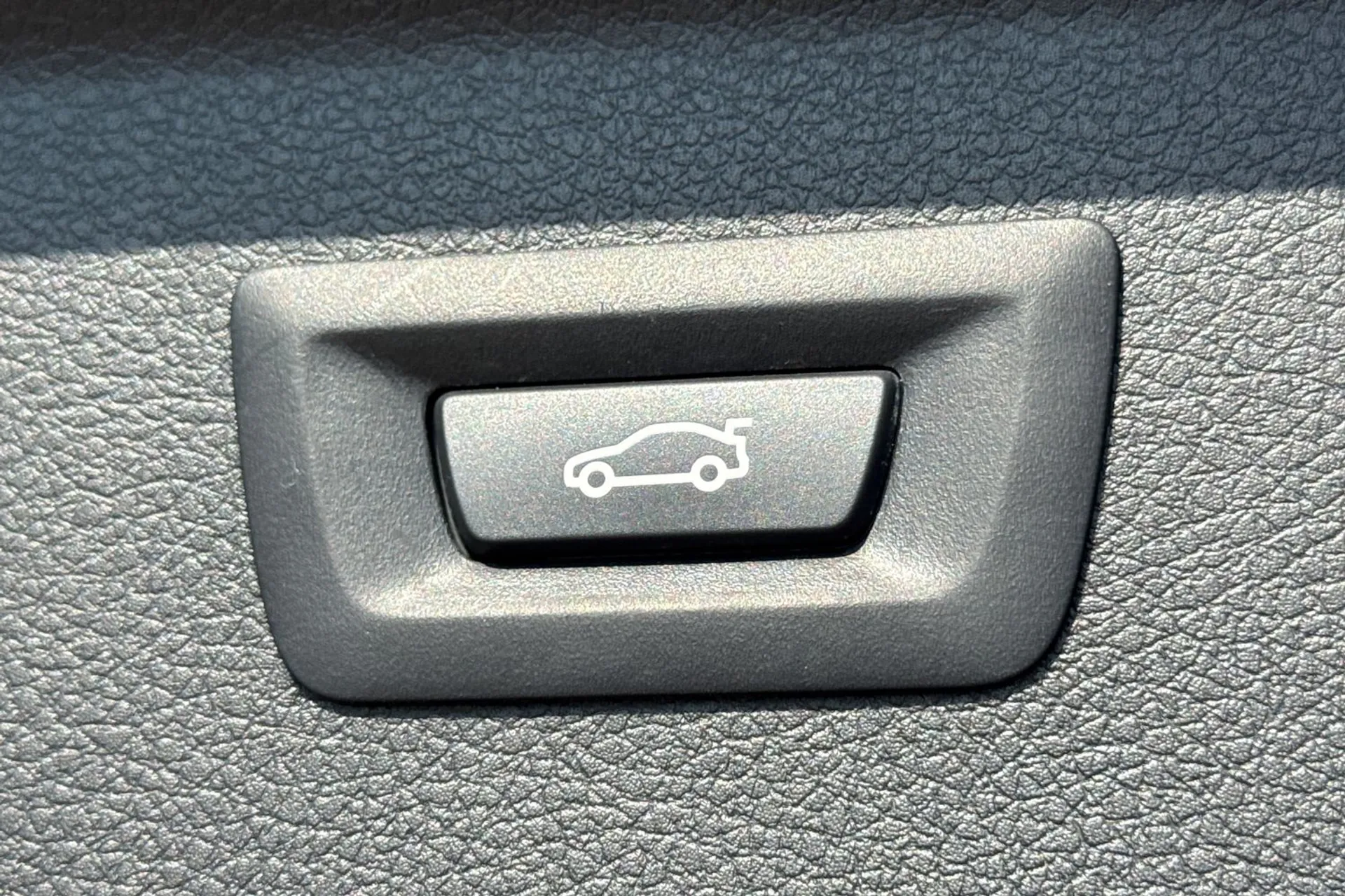 BMW 2 SERIES thumbnail image number 29