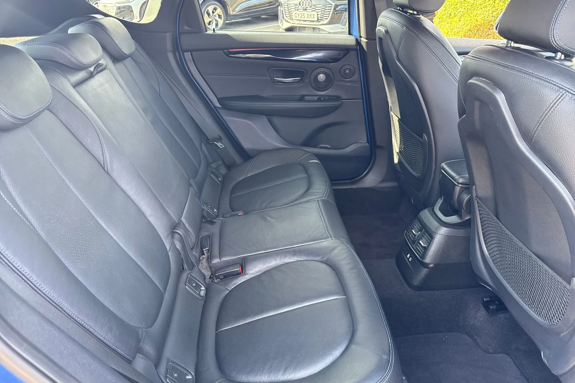 BMW 2 SERIES thumbnail image number 37
