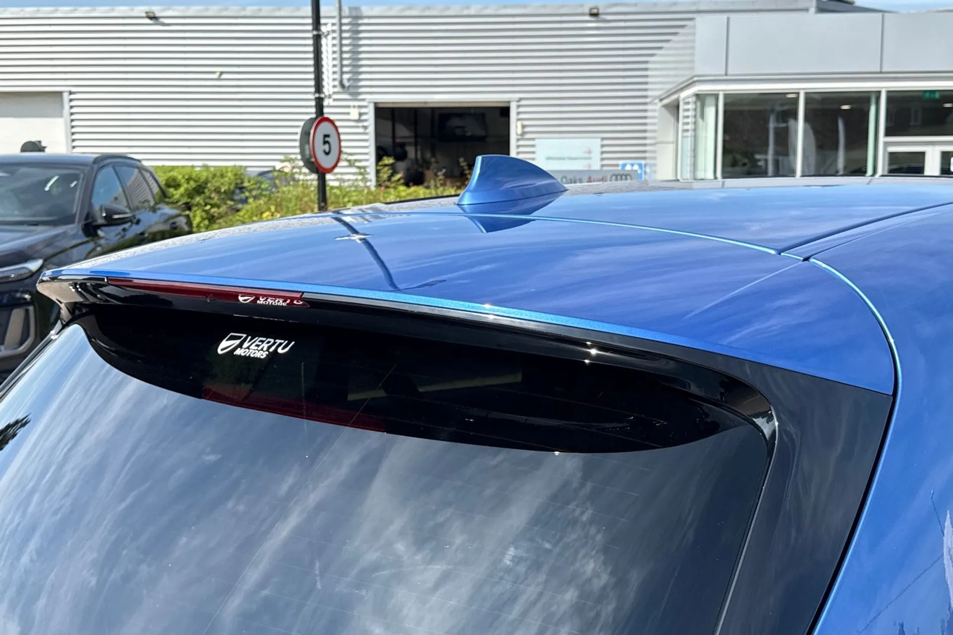 BMW 2 SERIES thumbnail image number 44