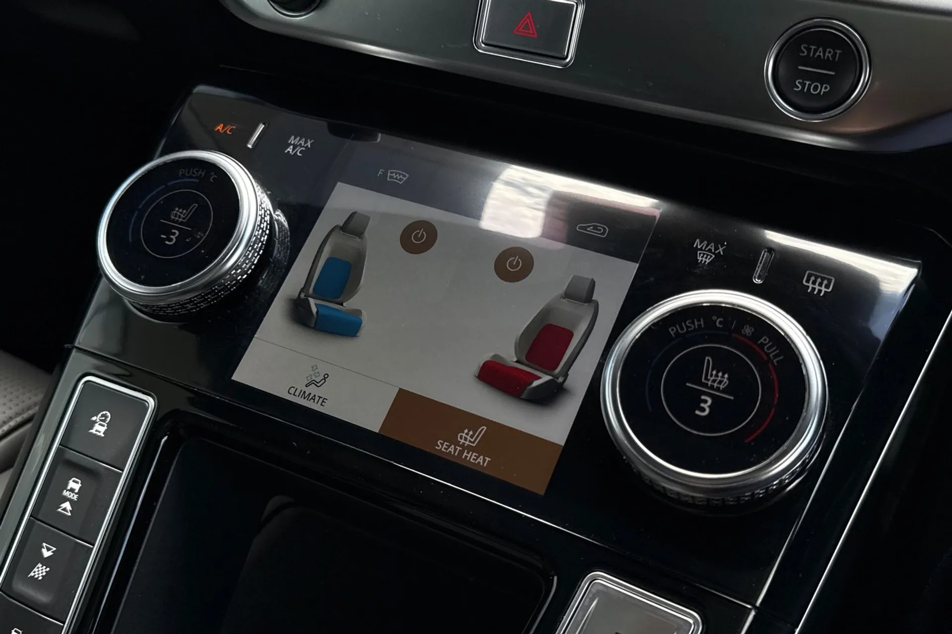 Jaguar I-PACE thumbnail image number 47