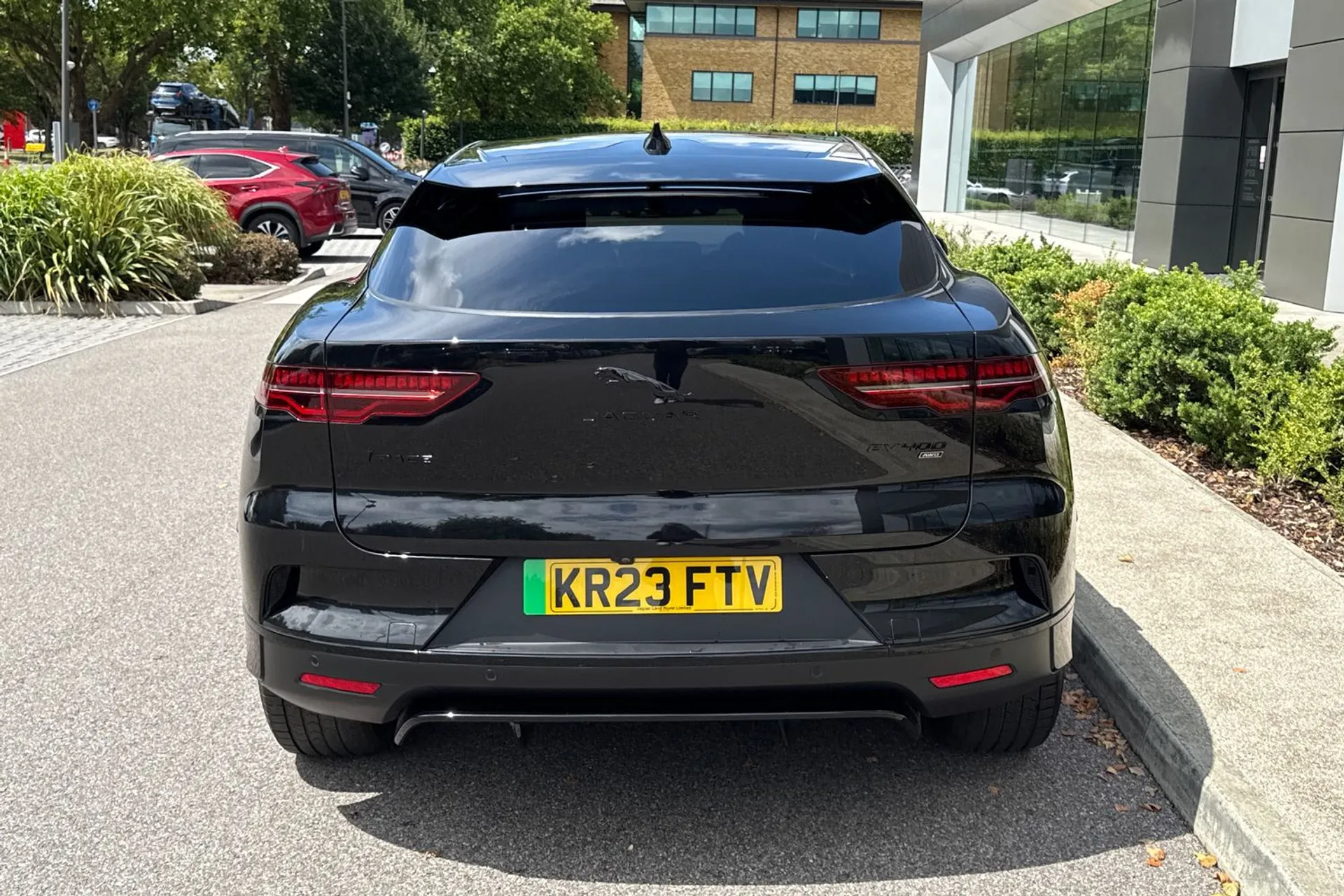 Jaguar I-PACE thumbnail image number 13