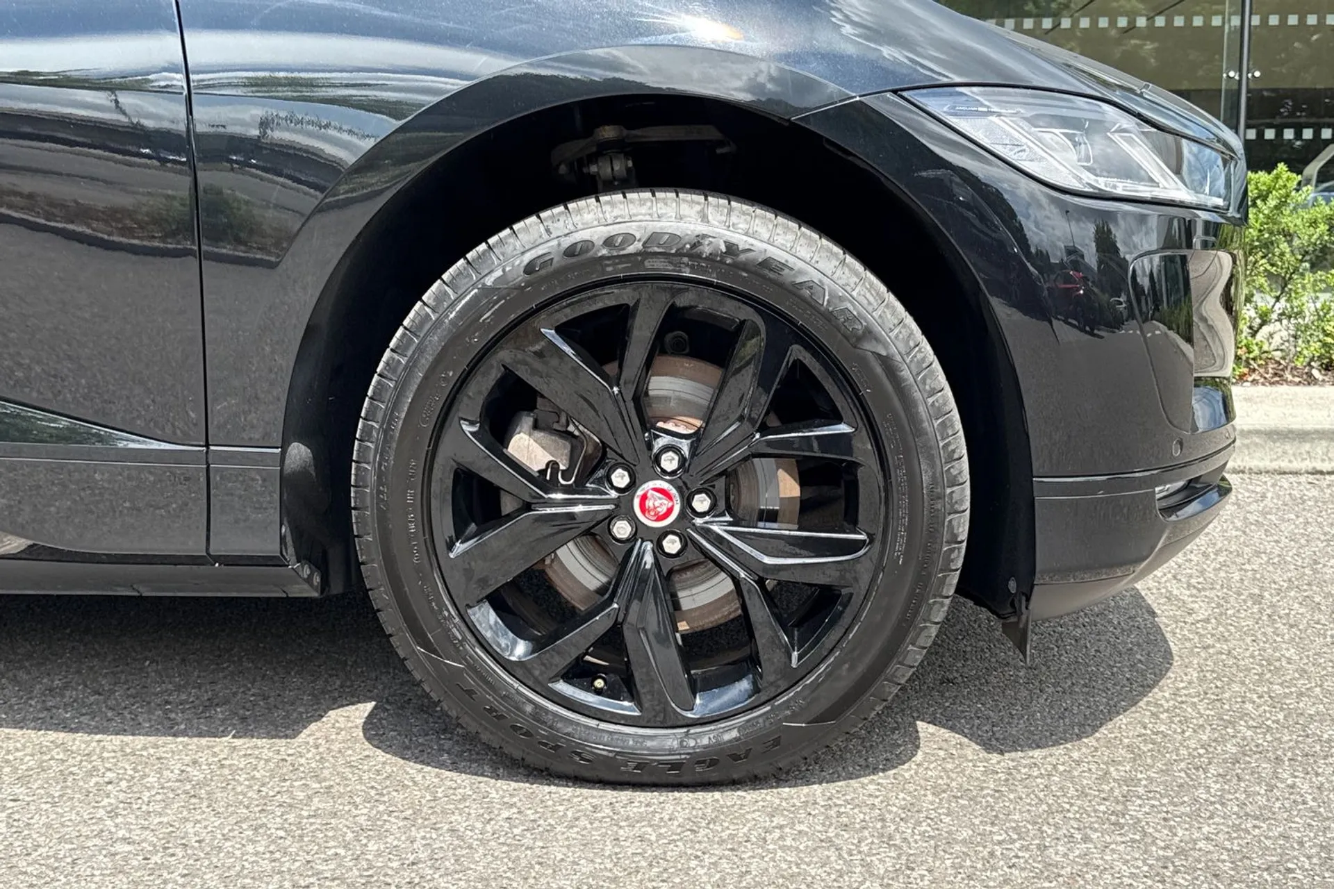Jaguar I-PACE thumbnail image number 15
