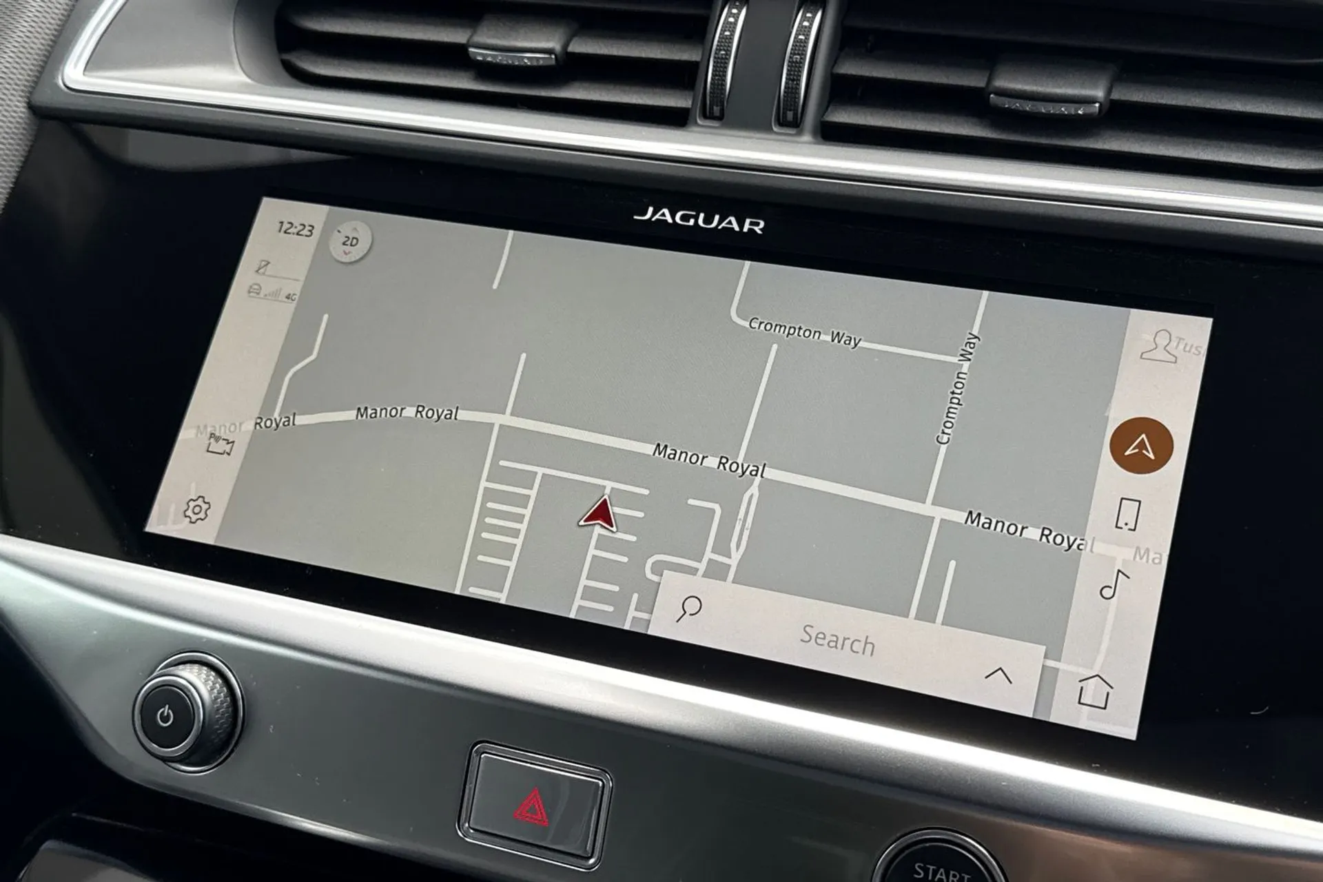 Jaguar I-PACE thumbnail image number 4