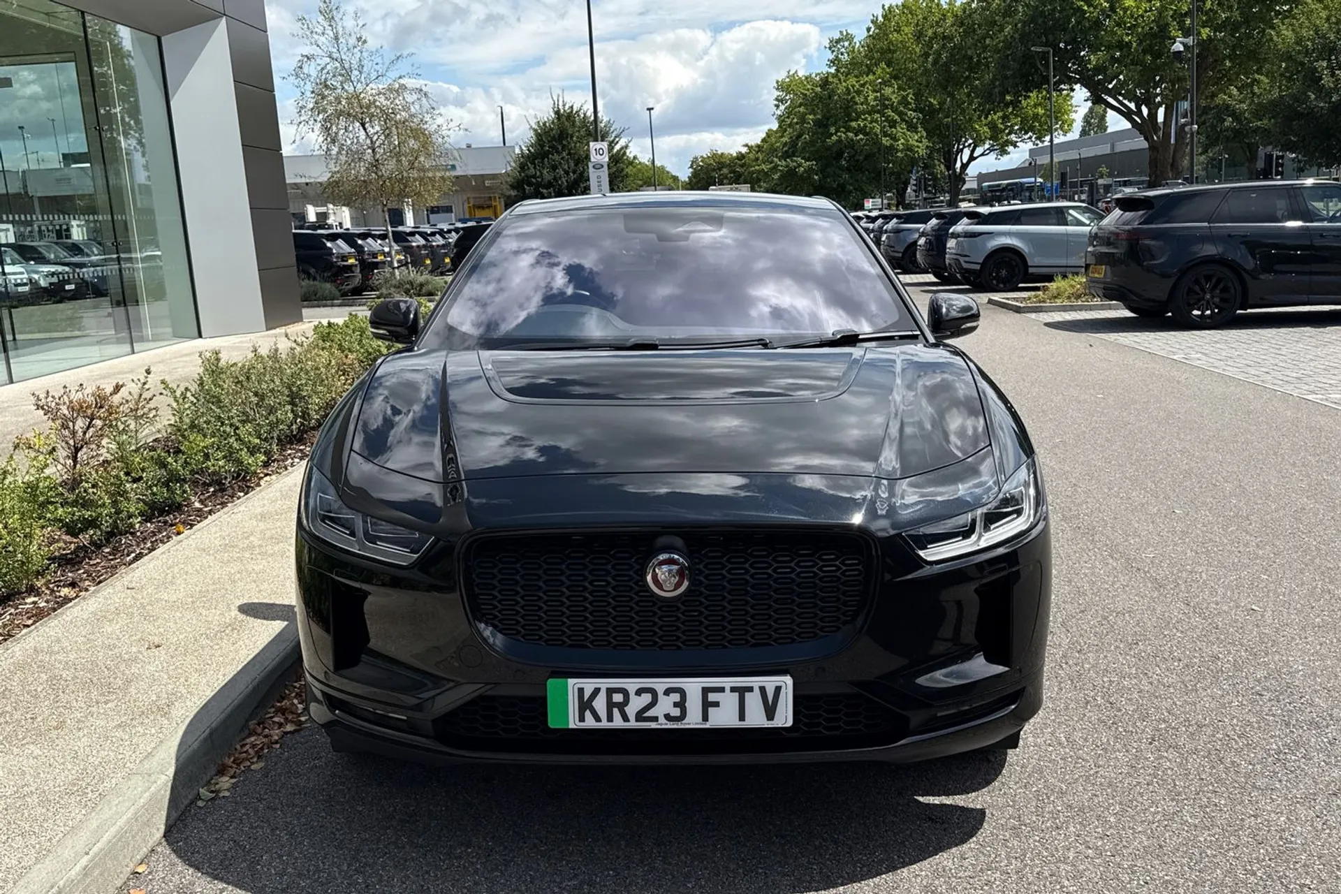 Jaguar I-PACE thumbnail image number 11