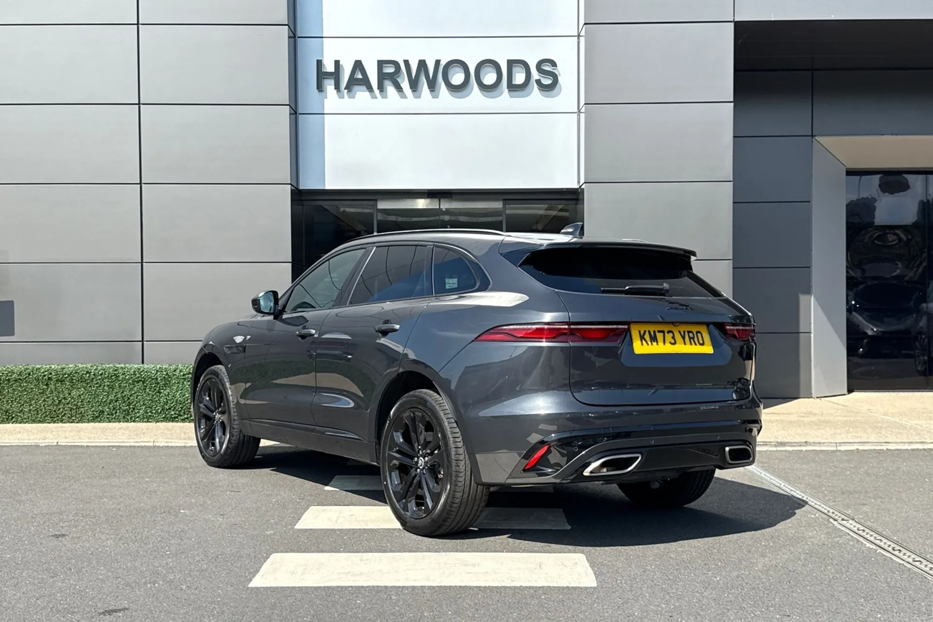 Jaguar F-PACE thumbnail image number 11