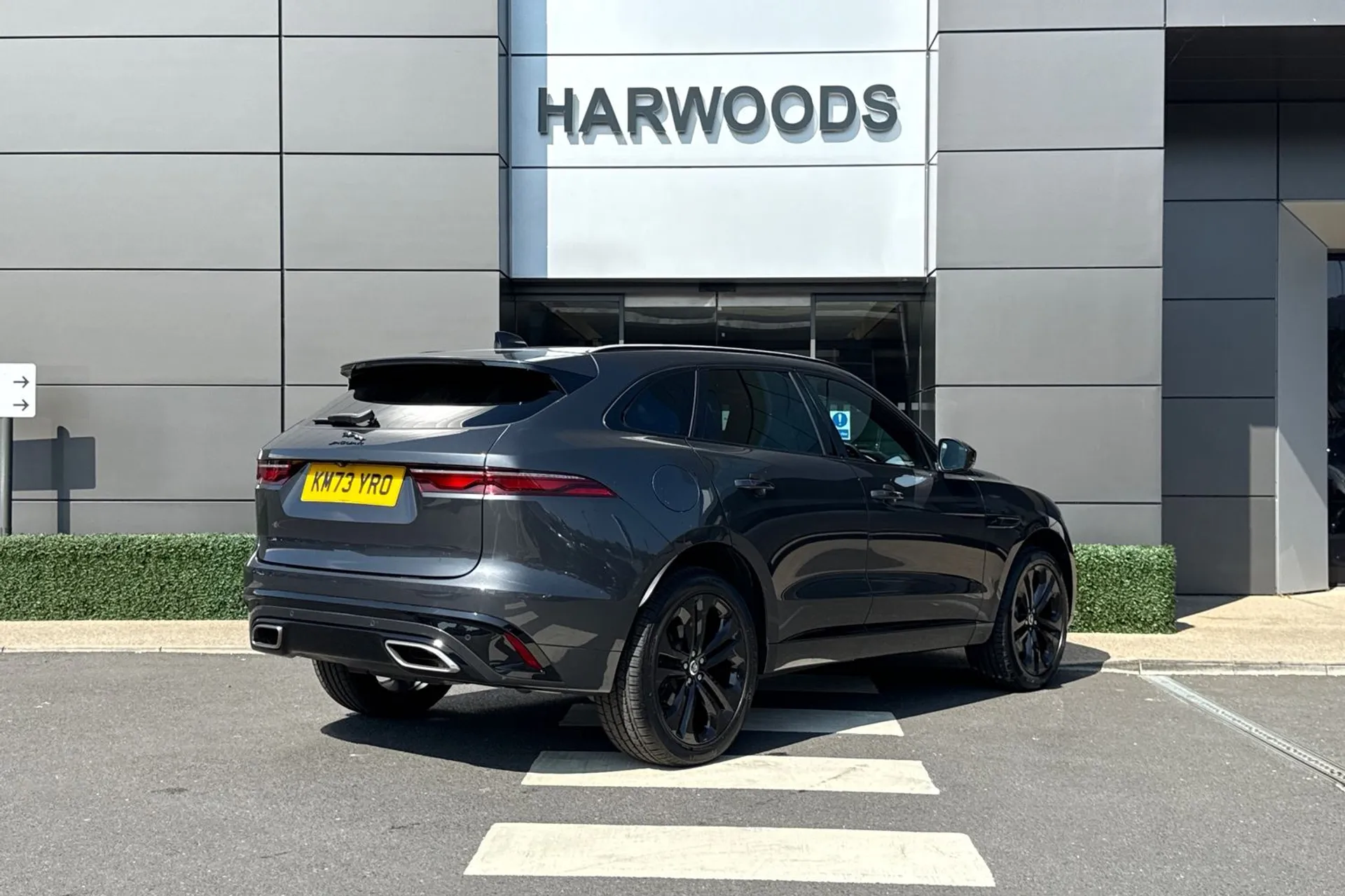 Jaguar F-PACE thumbnail image number 7